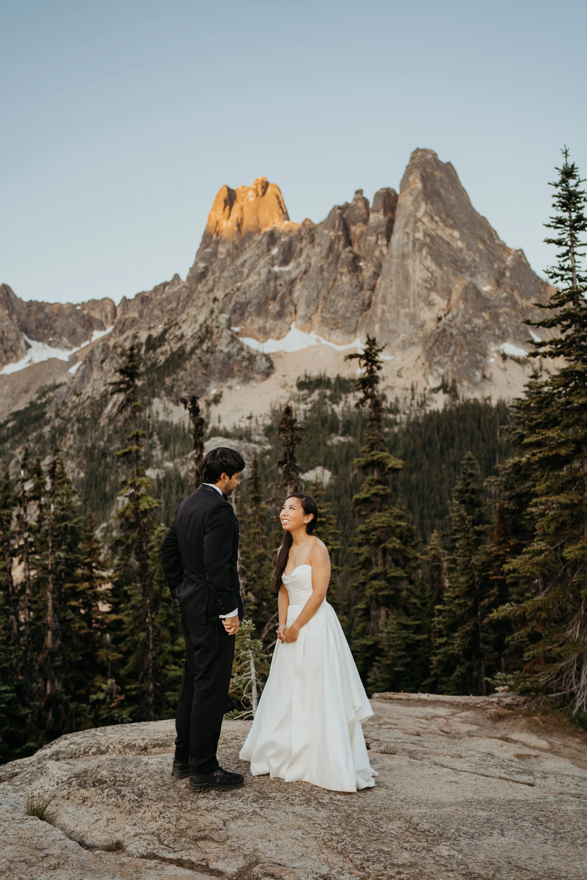 north-cascades-sunrise-elopement_6.jpg