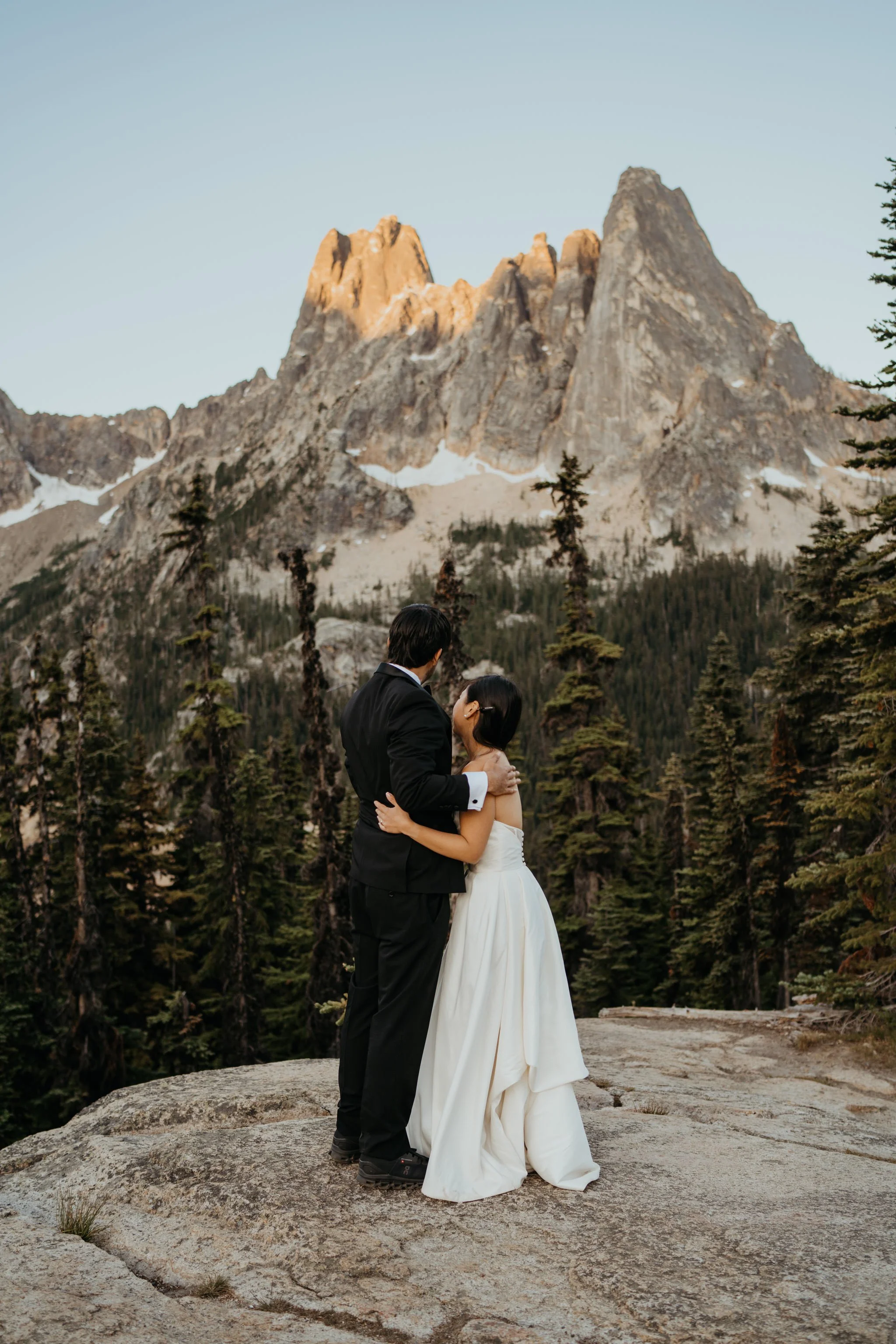 north-cascades-sunrise-elopement_7.jpg