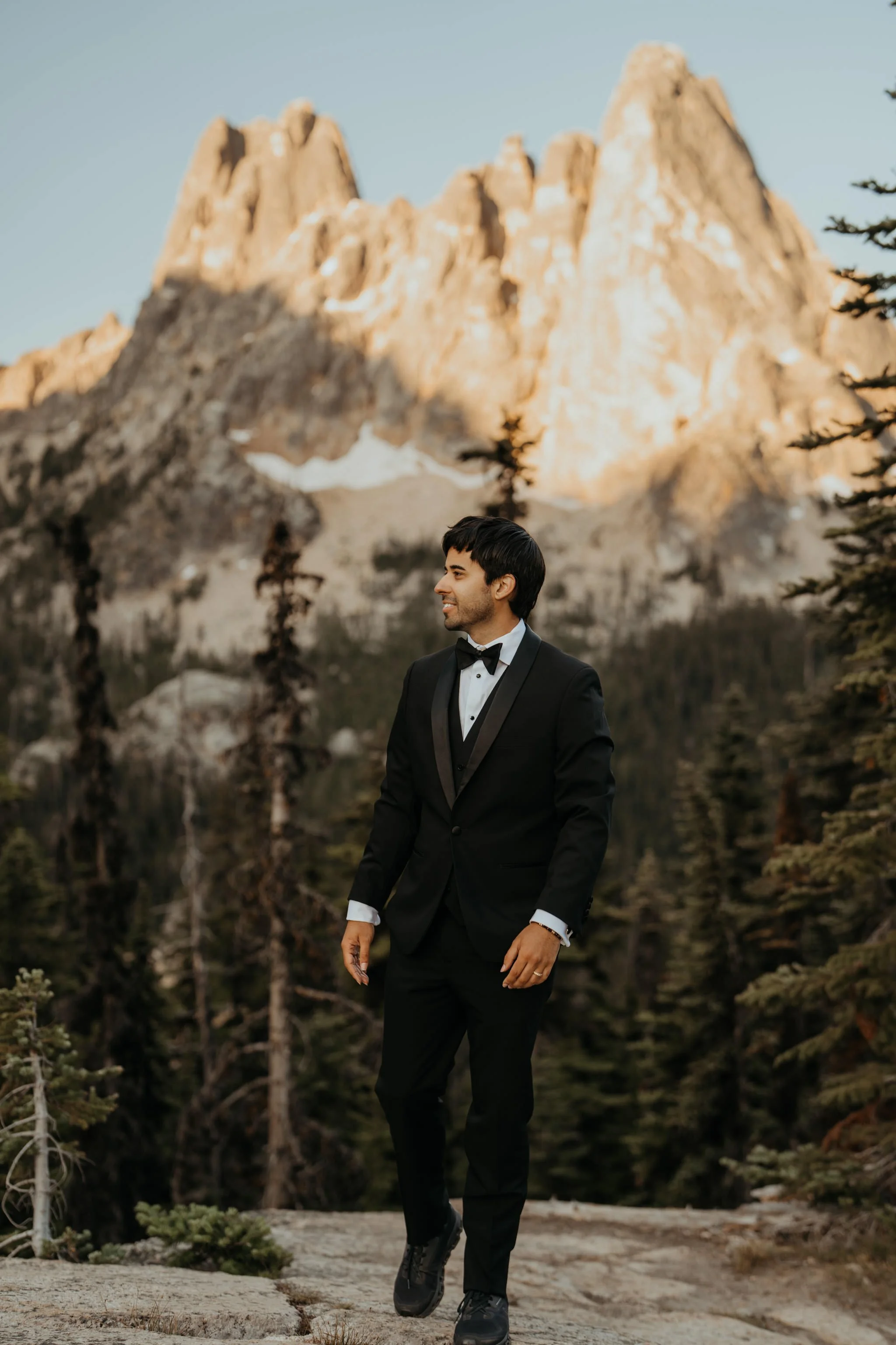 north-cascades-sunrise-elopement_13.jpg
