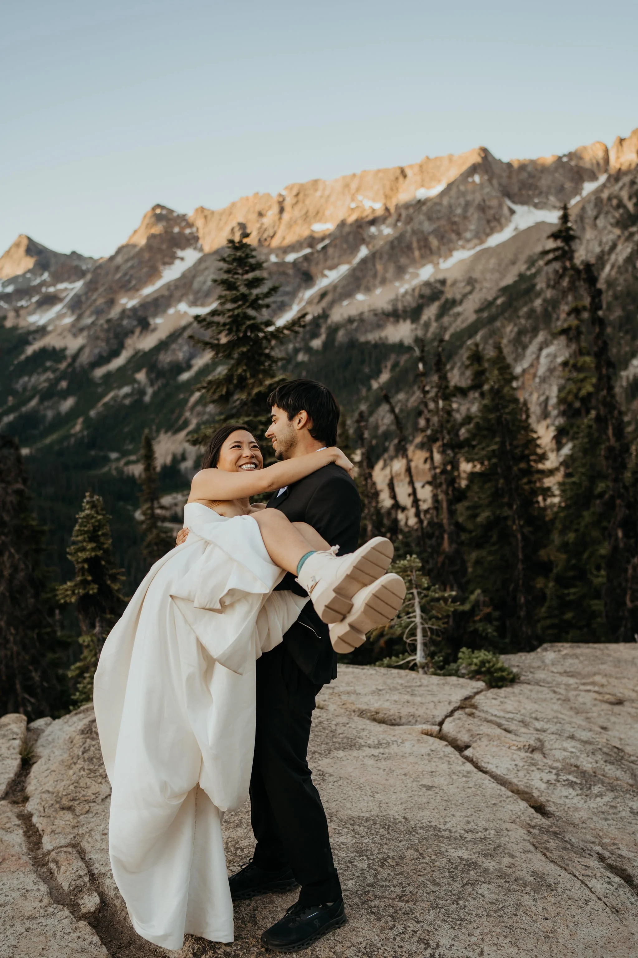 north-cascades-sunrise-elopement_18.jpg