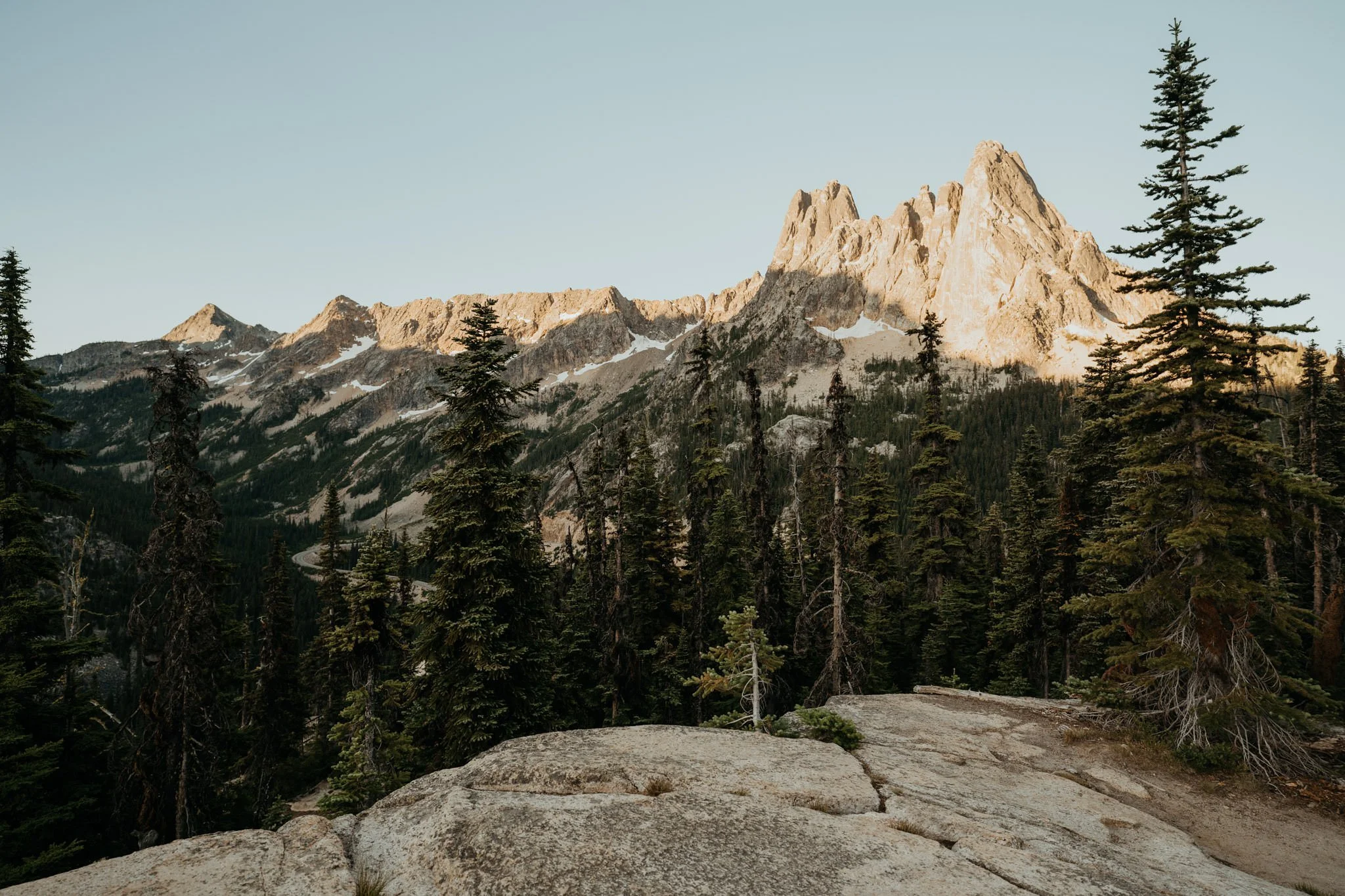 north-cascades-sunrise-elopement_23.jpg