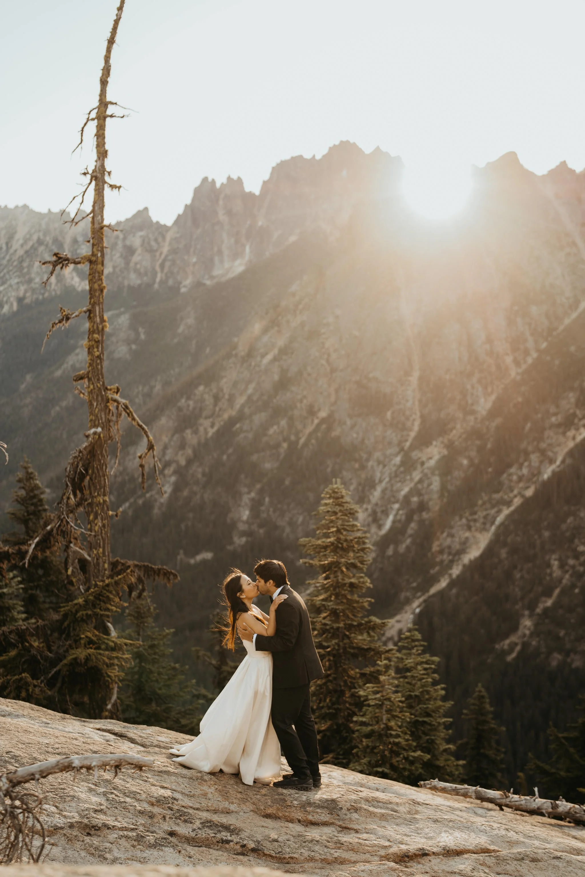 north-cascades-sunrise-elopement_36.jpg