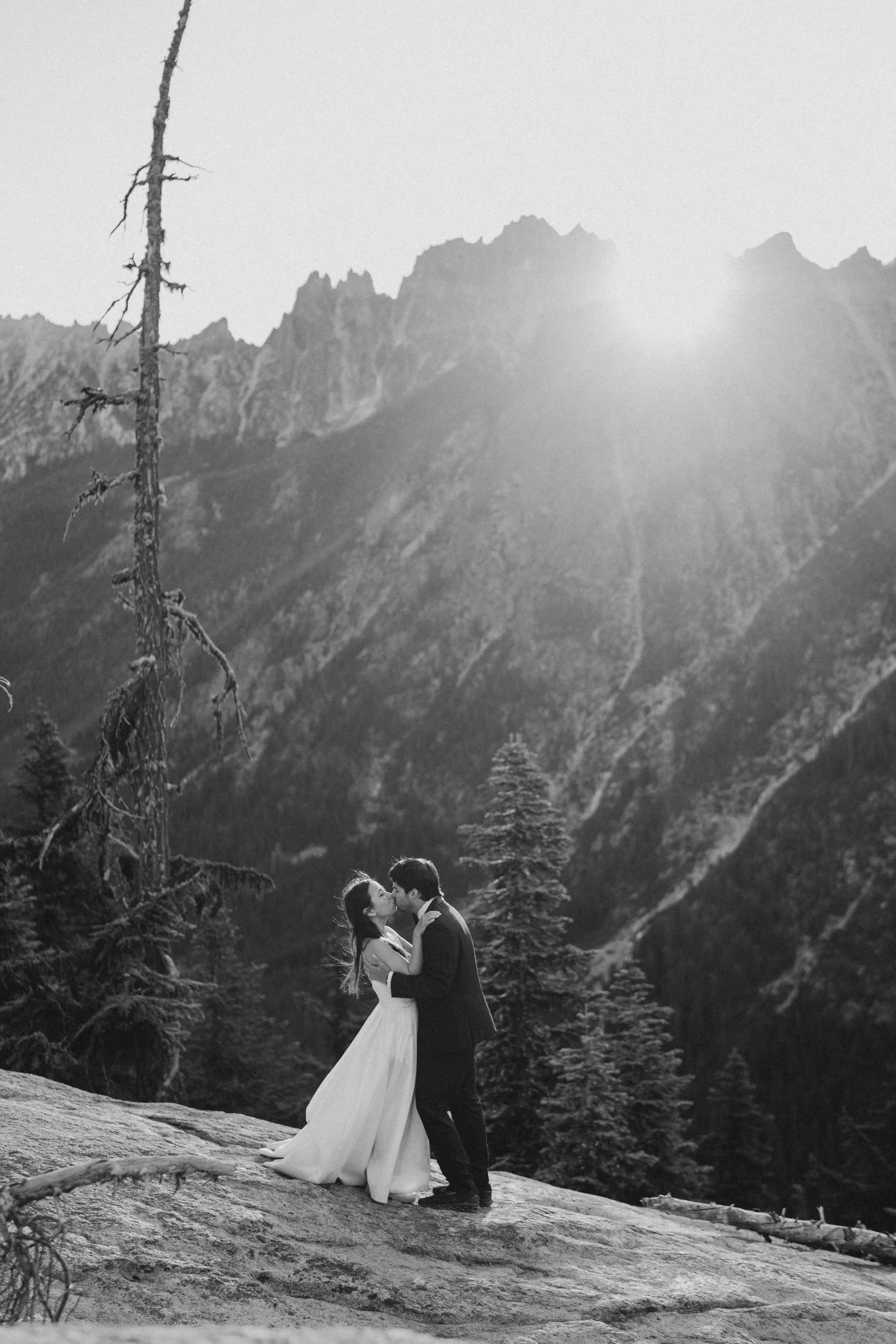 north-cascades-sunrise-elopement_37.jpg