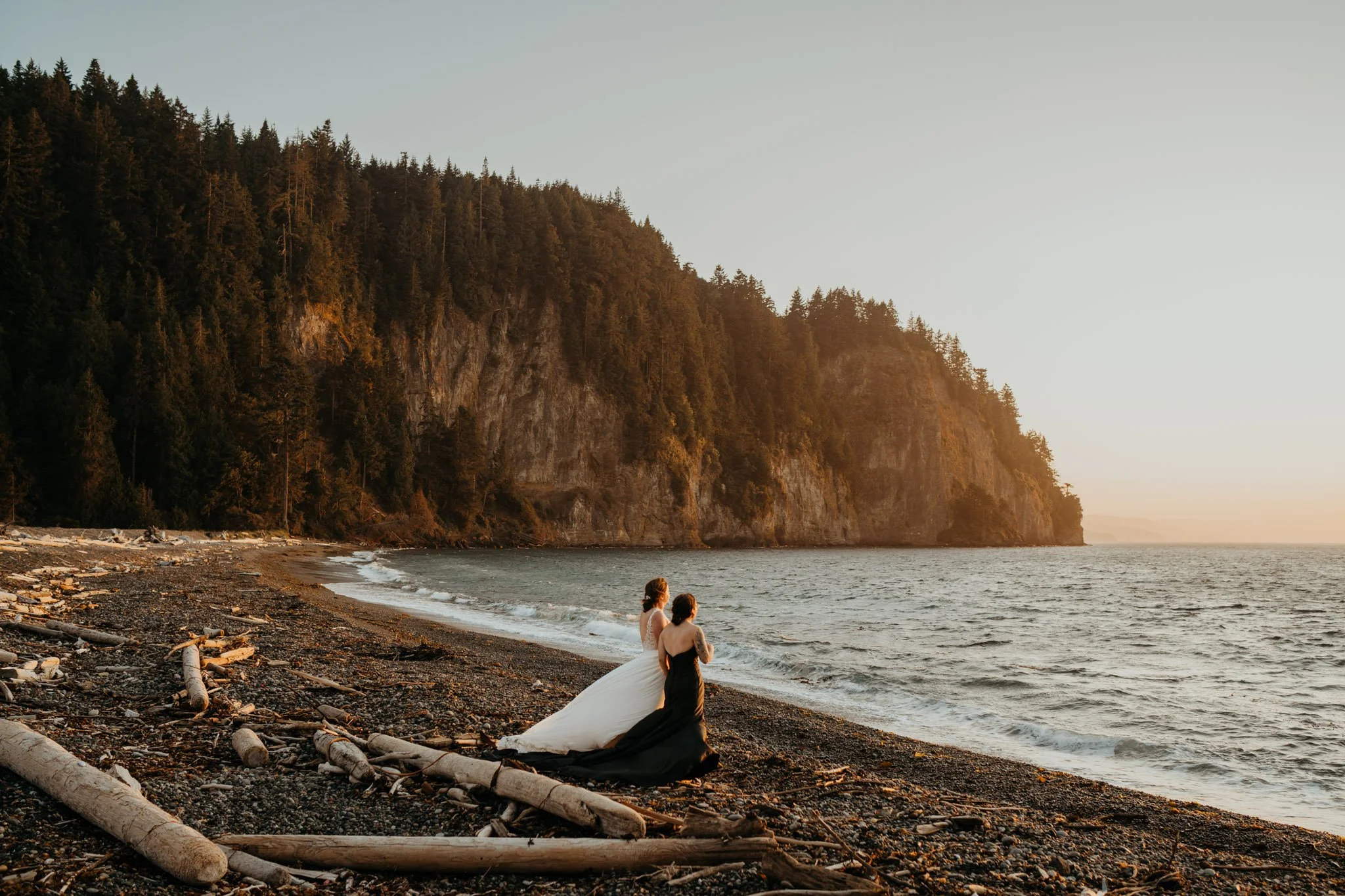 Courtney &amp; Haylee's Dawn-to-Dusk Elopement at Agate Beach Lodge