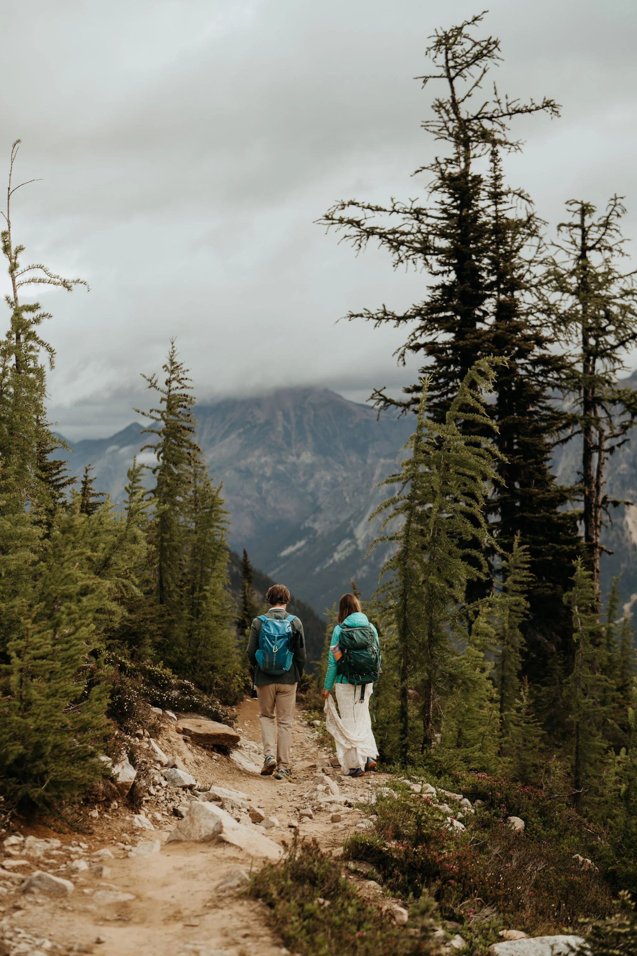 north-cascades-sunrise-hiking-elopement_43.jpg