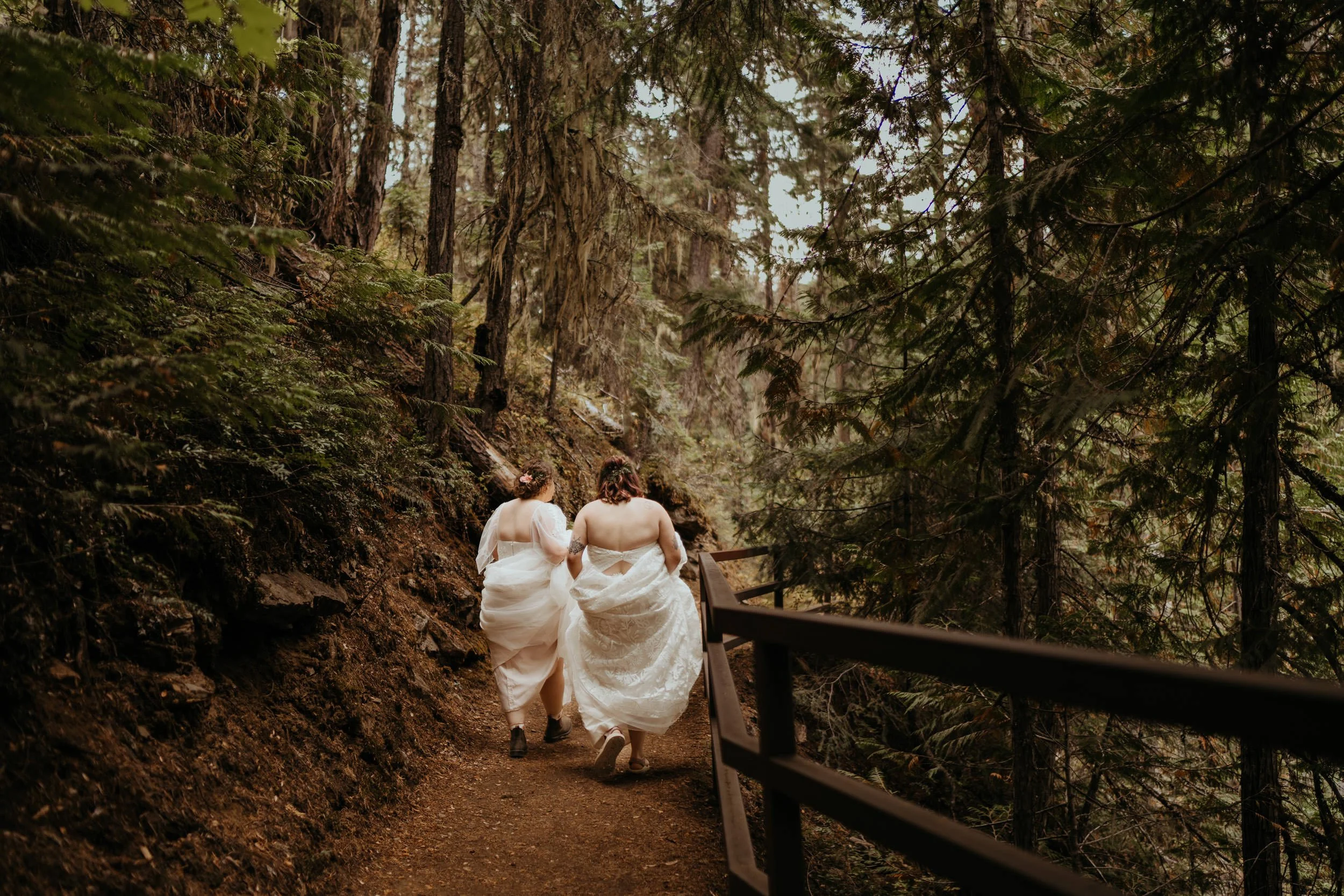lesbian-leavenworth-elopement_24.jpg