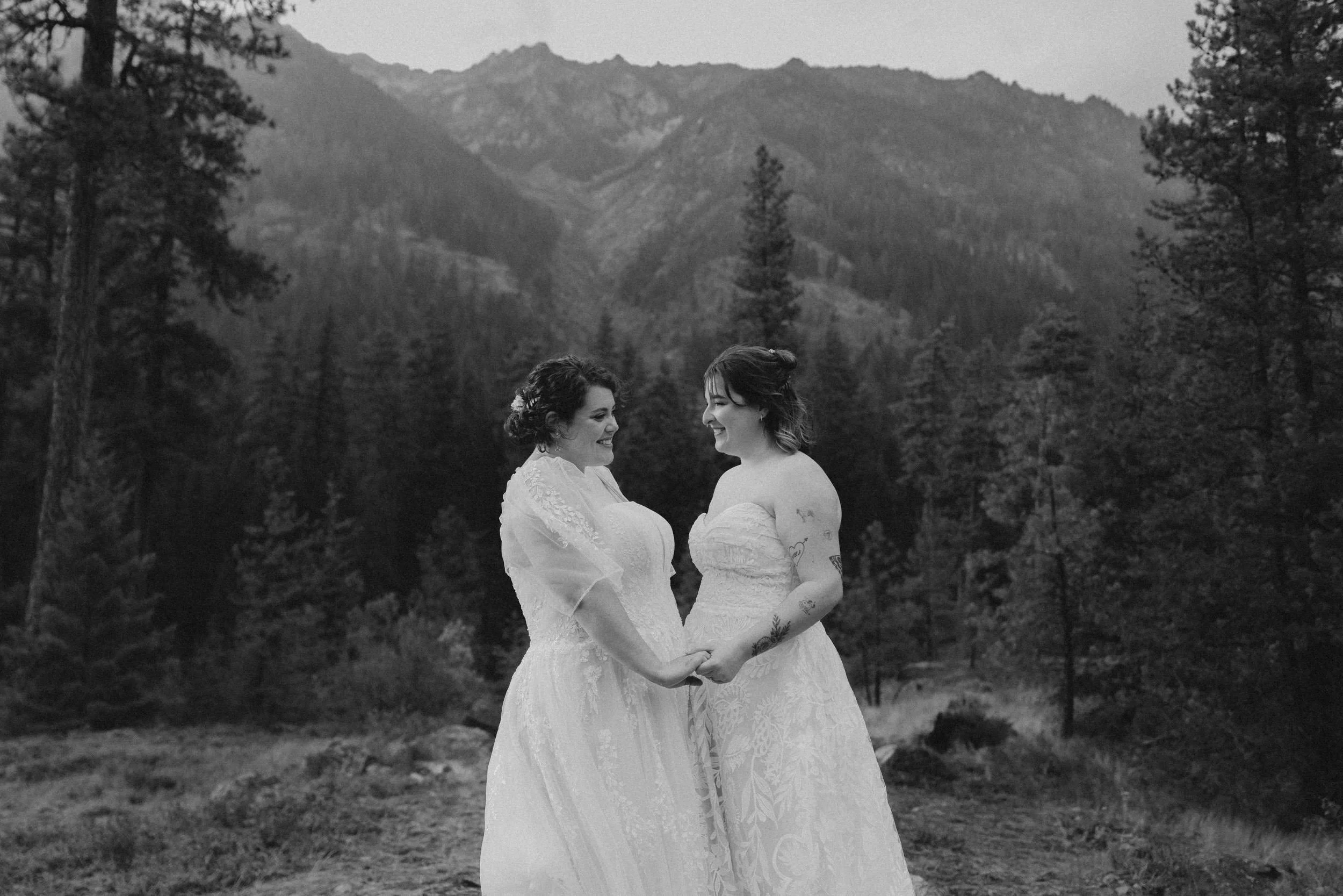lesbian-leavenworth-elopement_76.jpg