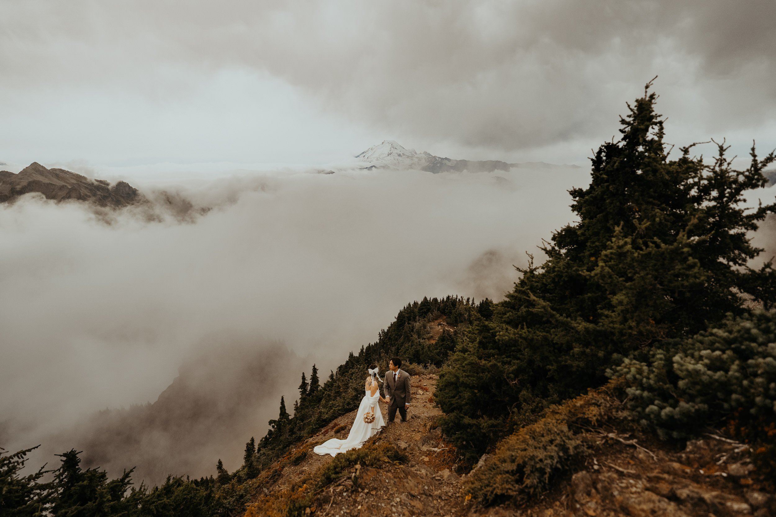 autumn-mt-baker-lookout-elopement_25.jpg