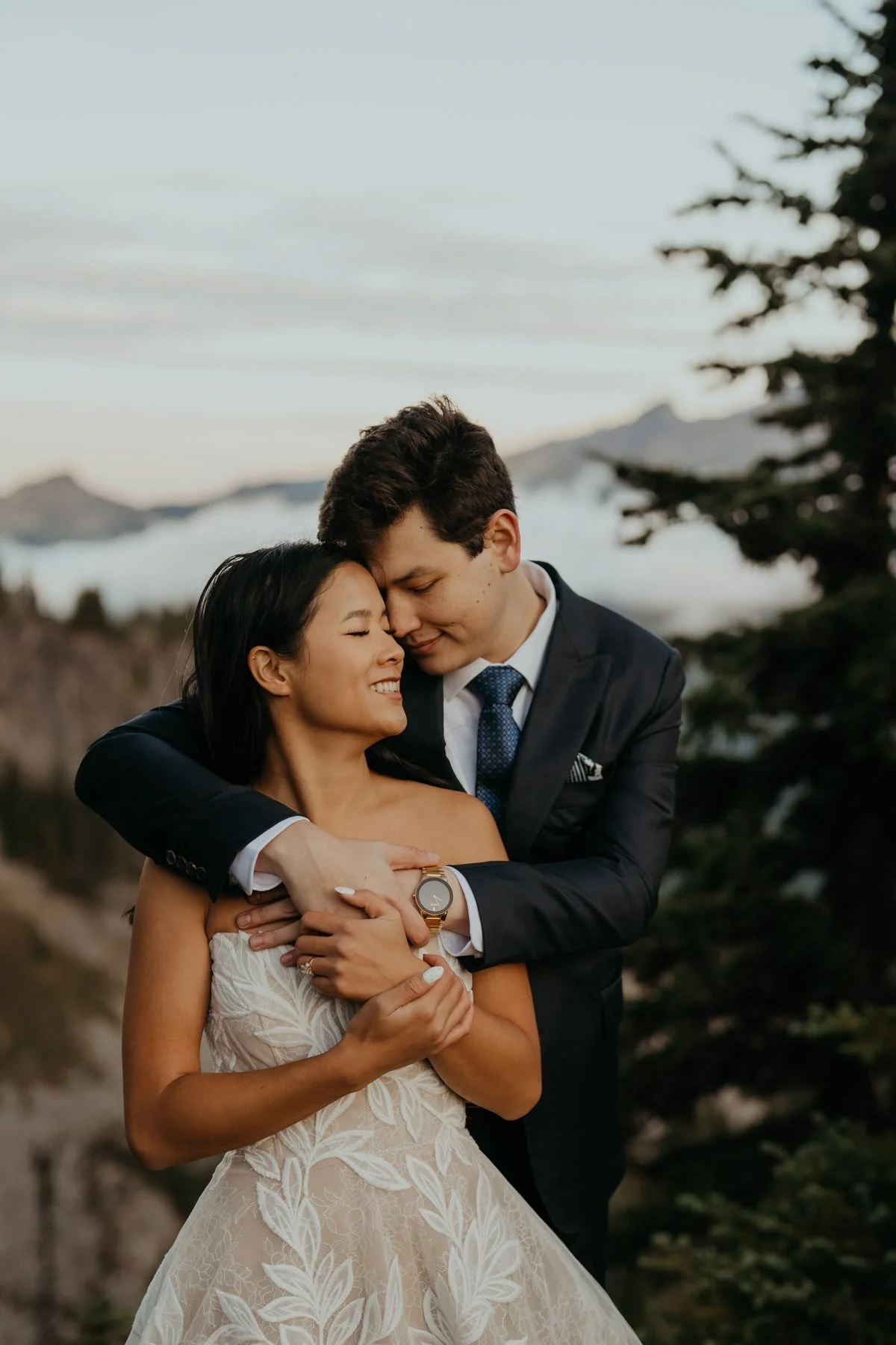 mt-rainier-sunrise-hiking-elopement_28.jpg