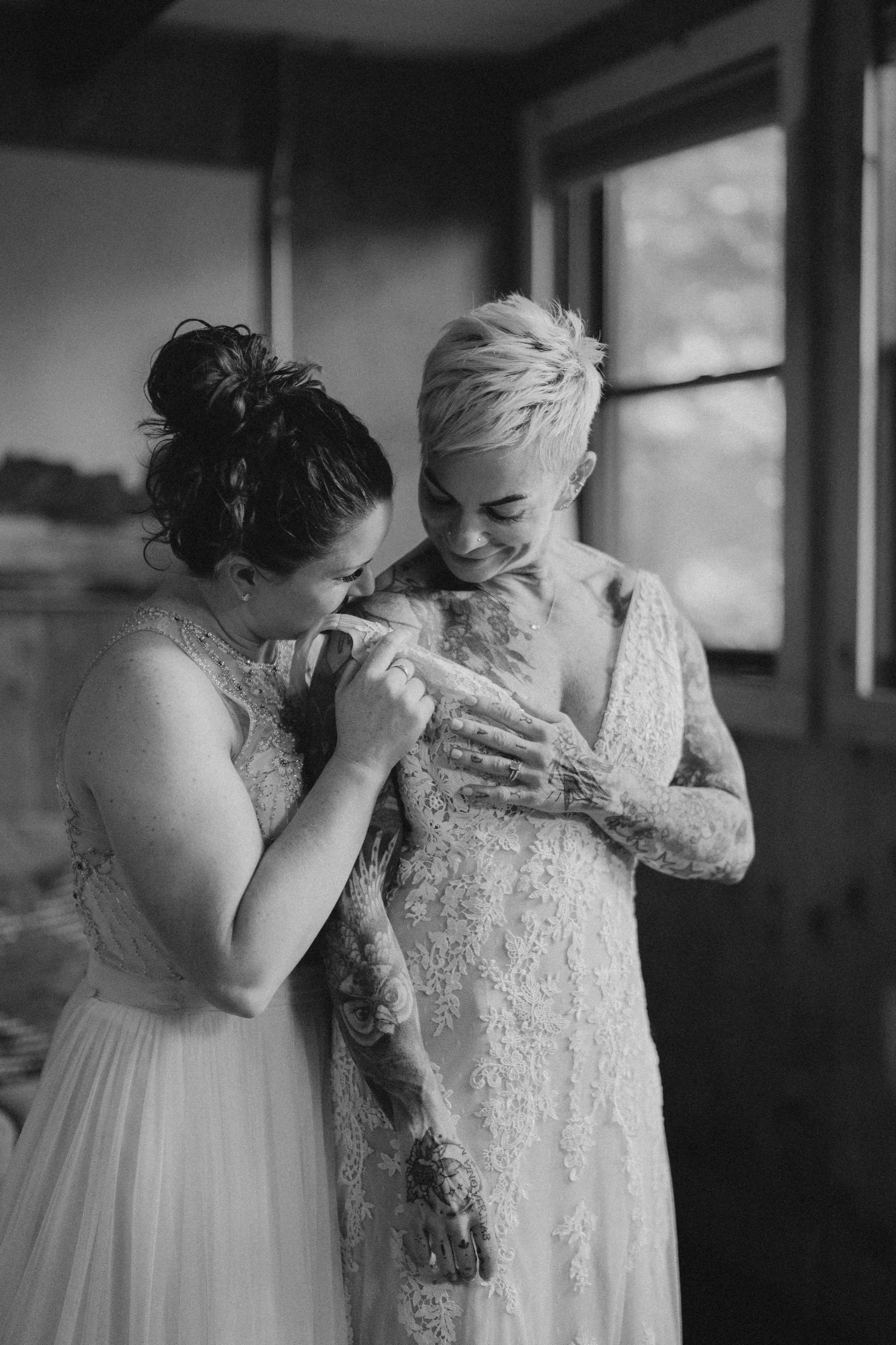 lesbian-artist-point-elopement_58.jpg