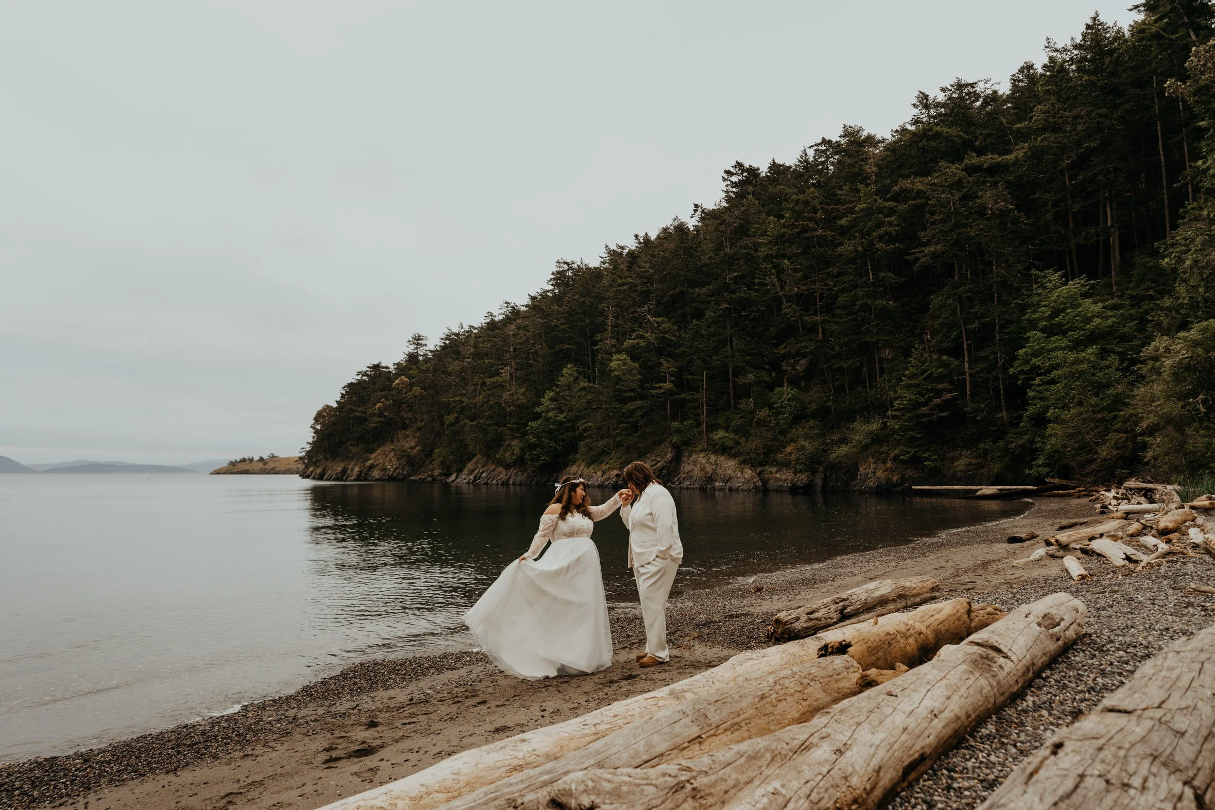 Erica &amp; Jennifer’s Intimate Elopement on Lopez Island, San Juan Islands