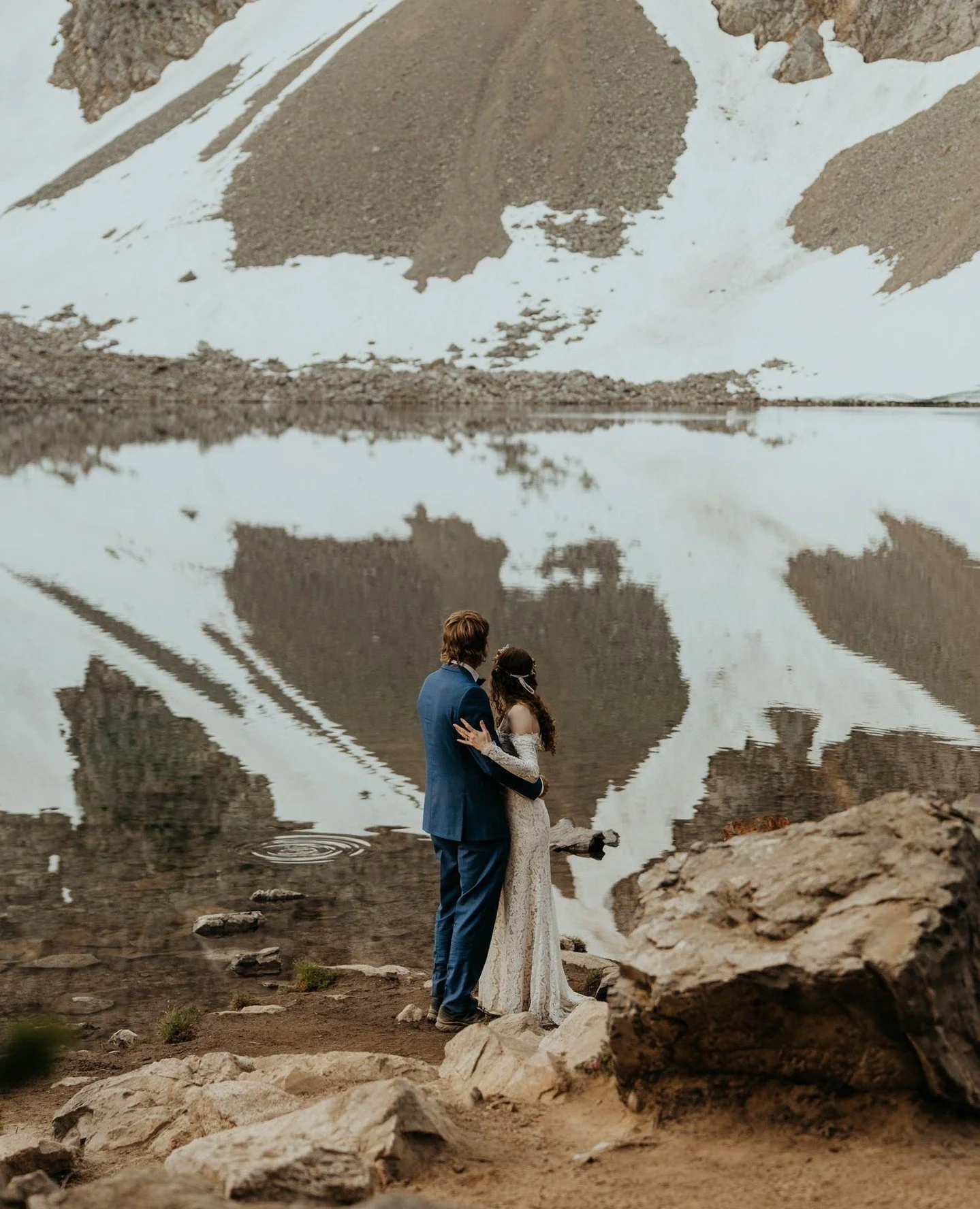 The 3:15 am start was worth it.⁠
⁠
I'm still in awe of this amazing day. Especially since we saw NO ONE on the trails until we were on our way back. No humans anyway. Can't forget the family of mountain goats 🐐⁠
⁠
By noon the trailhead lot was full 