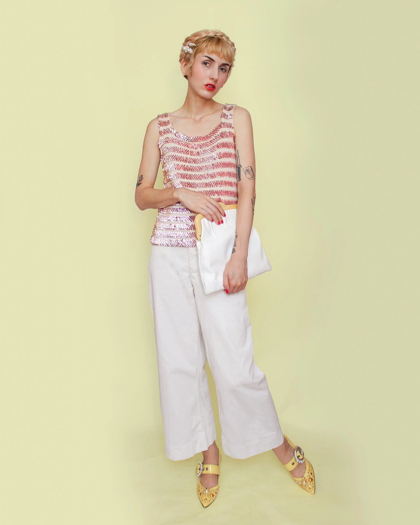 We made it to #stylishseptember2020 Challenge Day 5. Today&rsquo;s theme is: Dress up denim.

Wow, I had to dig deep for this one. As in, deep into my @itsfreshvintage racks to find these vintage MENS navy white denim slacks because I DO NOT OWN JEAN