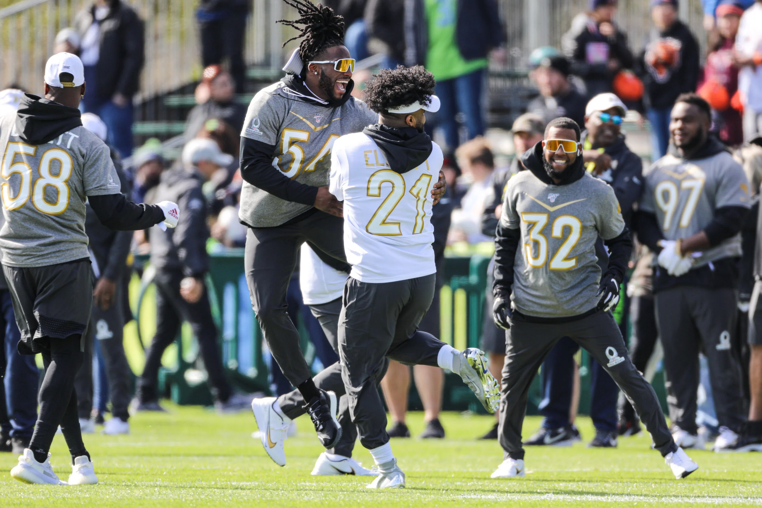 Ezekiel Elliot & Jaylon Smith from the Dallas Cowboys sharing a laugh at practice for the NFL Pro Bowl