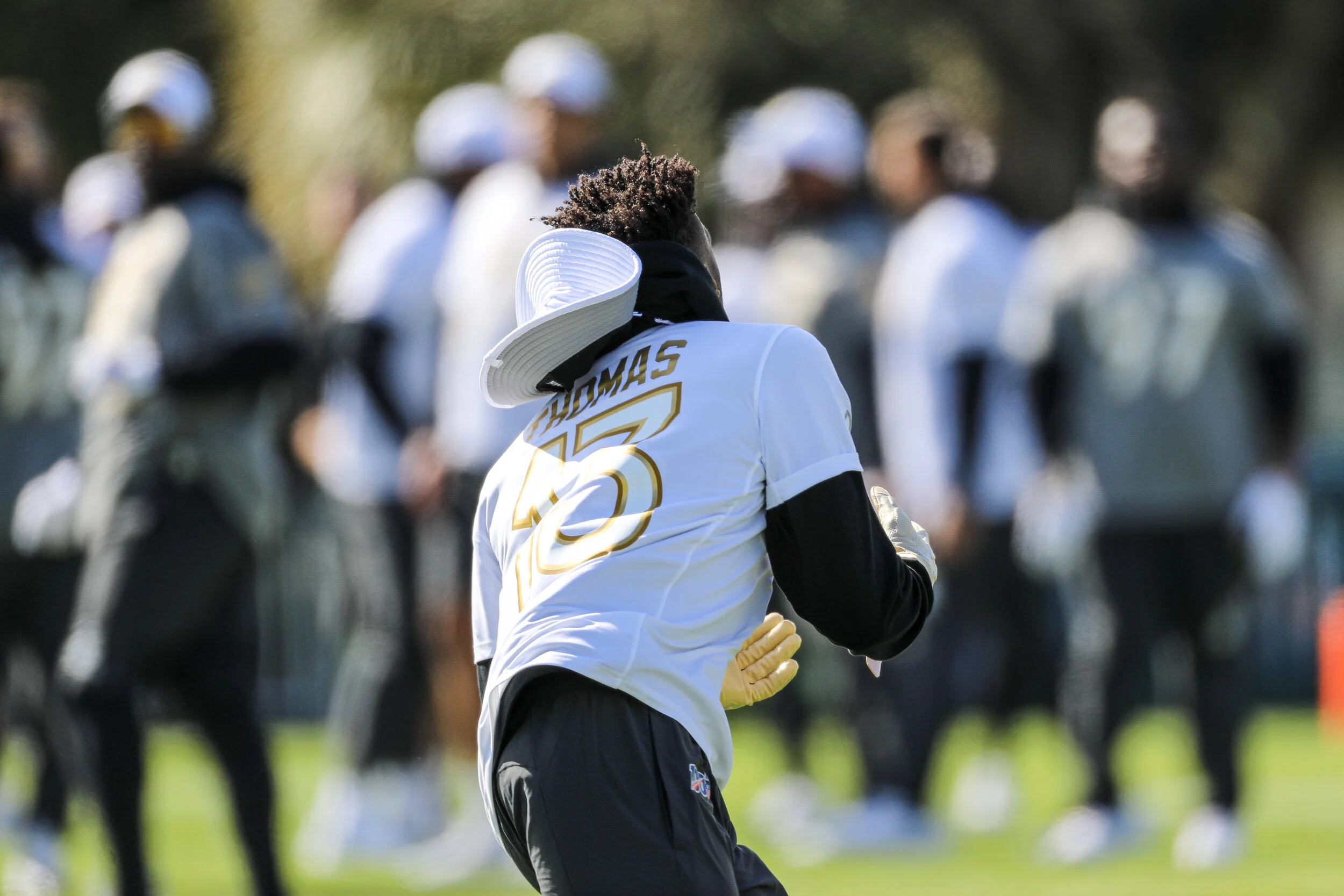 Saints WR Michael Thomas catches from Russell Wilson