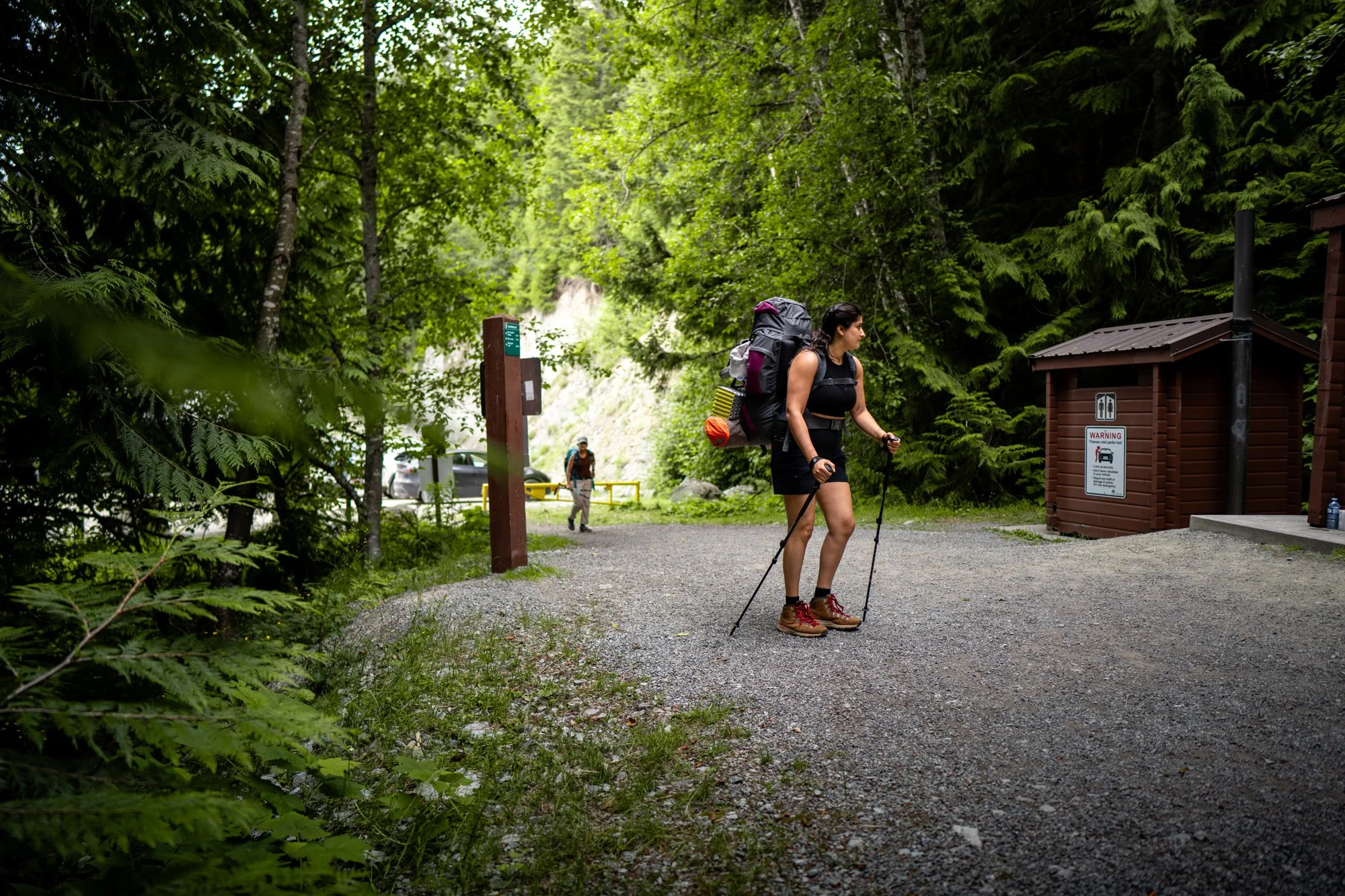 women-hiking-elfin-lake-trail-garibaldi-park.jpg