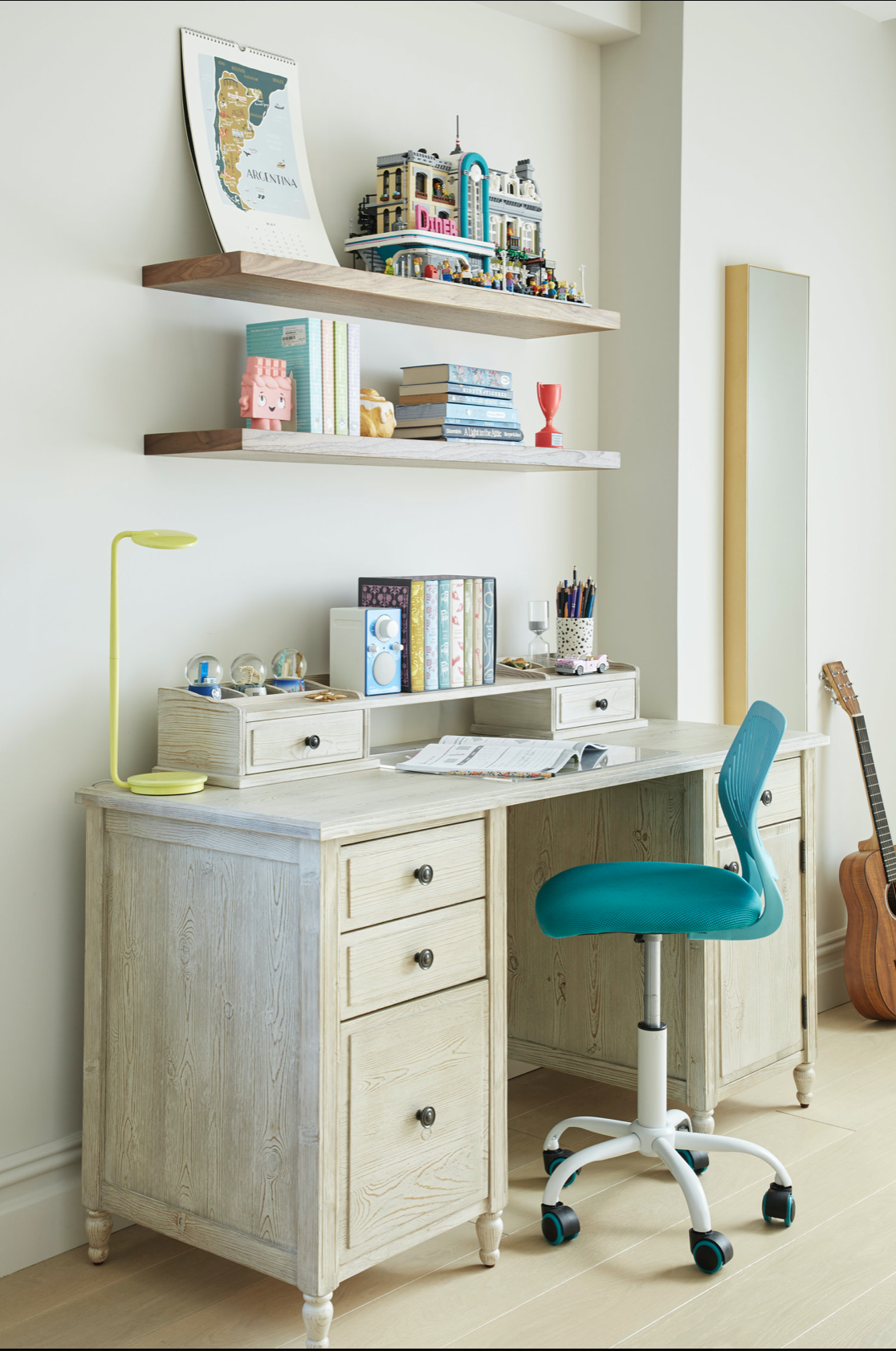 DOWNTOWN COLOR STYLE — HALLIDAY GREER