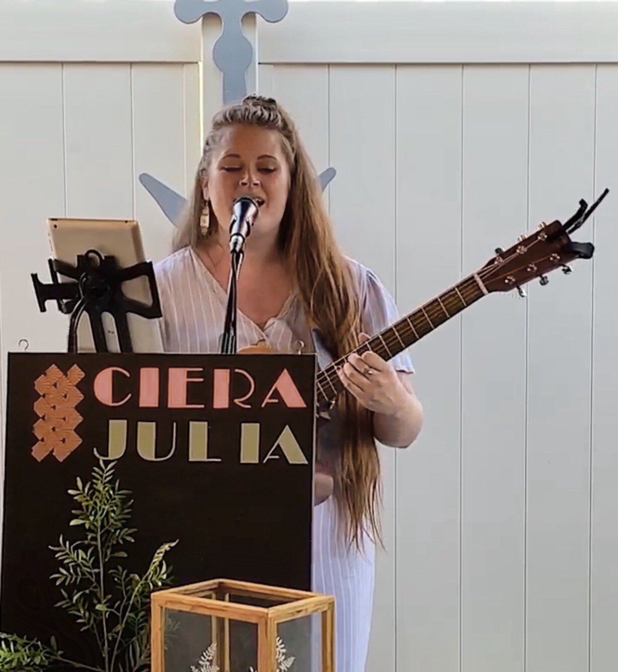 Ciera Julia performing at Tonio’s Seafood Shack.