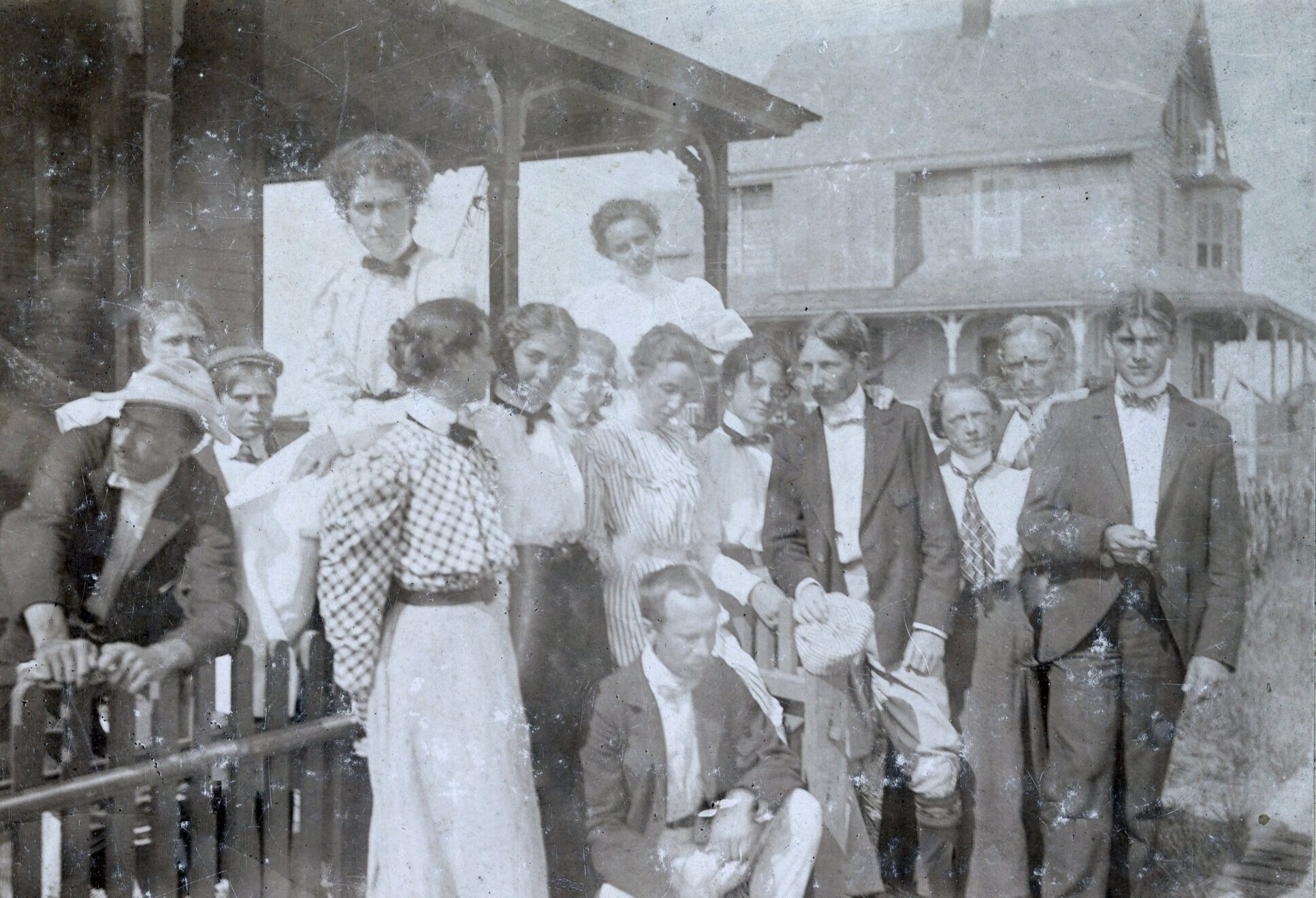 The Bond and Wells families on 5th Street, circa 1898.