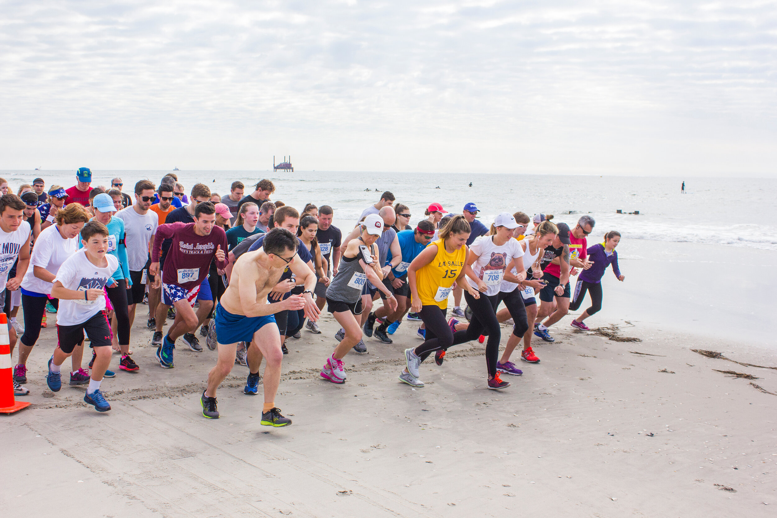 Runners at the Mull-Morial 5K Beach Run and 1-Mile Fun Walk.