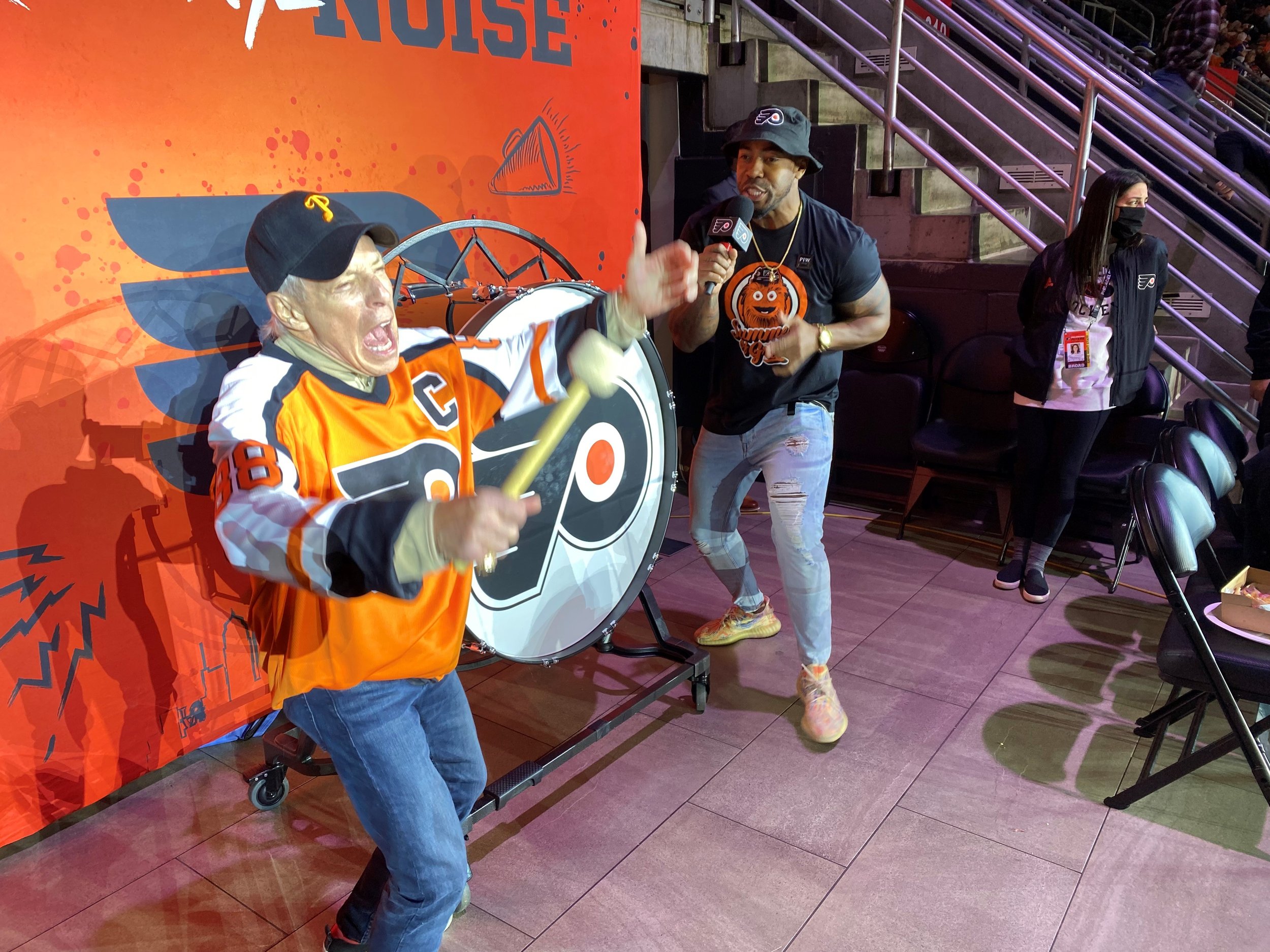The Flyers invited Jerry to “bang the drum” to begin their game in December 2021.