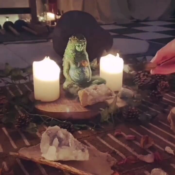 Cacao Ceremony &amp; Sound Bath this Friday @ookushana_workshop_leeds 🌿✨ Only a few tickets left ❤️
⠀⠀⠀⠀⠀⠀⠀⠀⠀⠀⠀
Join me and Boshka at Ookushana for a sacred cacao ceremony and a deeply, therapeutic sound bath this Friday evening.
⠀⠀⠀⠀⠀⠀⠀⠀⠀⠀⠀
Togethe