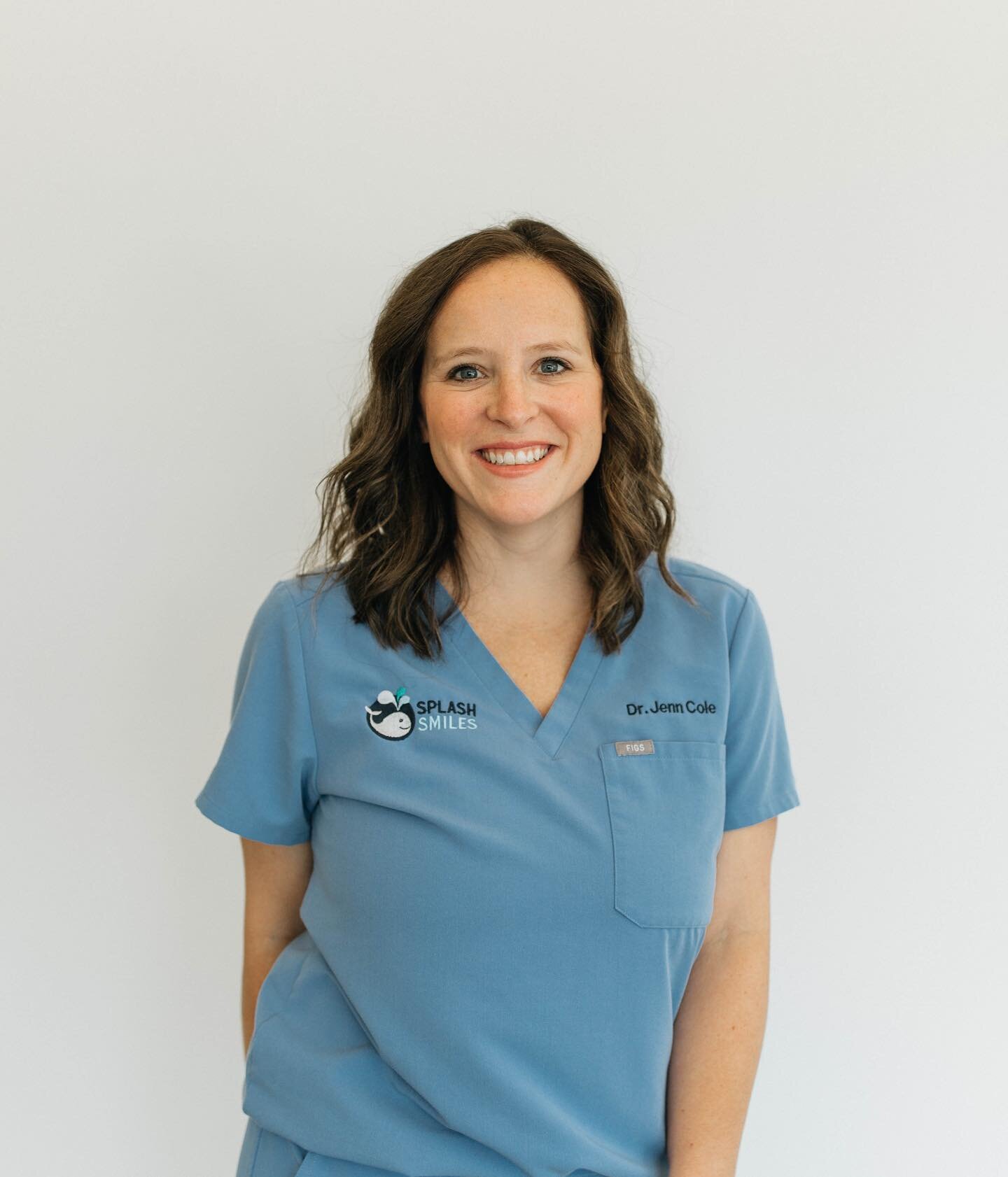 𝐌𝐞𝐞𝐭 𝐨𝐮𝐫 𝐃𝐨𝐜𝐭𝐨𝐫𝐬: 𝐃𝐫. 𝐉𝐞𝐧𝐧!
Dr. Jennifer Cole is from Chattanooga, TN, and attended Baylor School for high school. She then attended Washington and Lee University in Lexington, VA for her undergraduate studies receiving a Bachelor