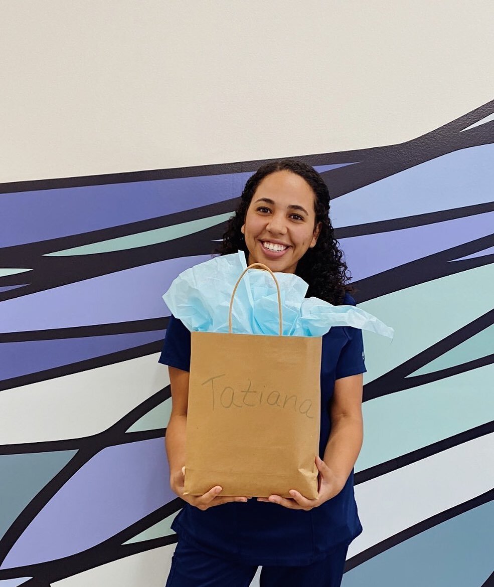 Wishing our beautiful receptionist Tatiana a happy happy birthday!! Tatiana recently joined the Splash Team &amp; we are so happy she did! We hope you have the best day Tatiana!!! 🦷🎂💗

#happybirthday #sundayfunday #splashsmiles #dentalreceptionist