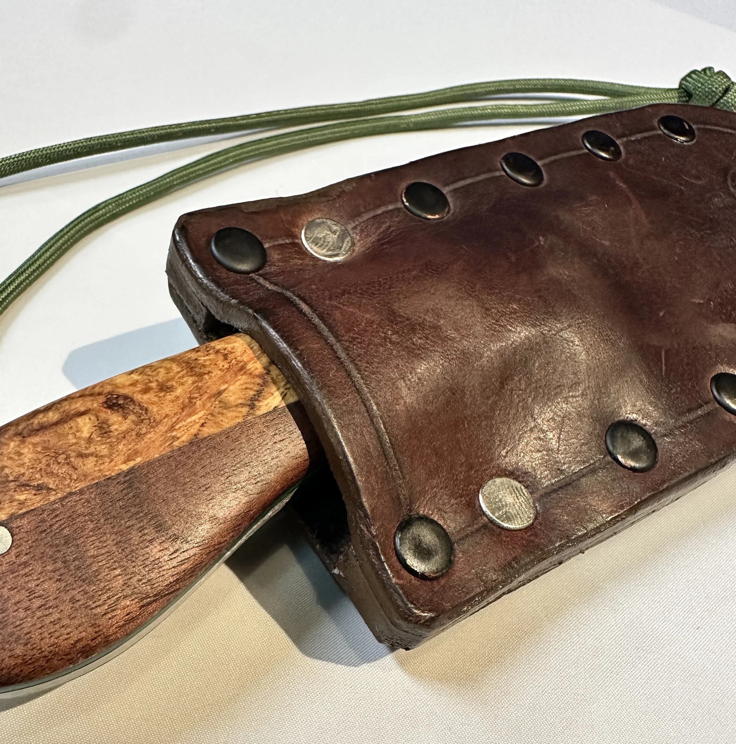 Nitro-V Wharncliffe with IPE/OAK Burl scales & Green liners