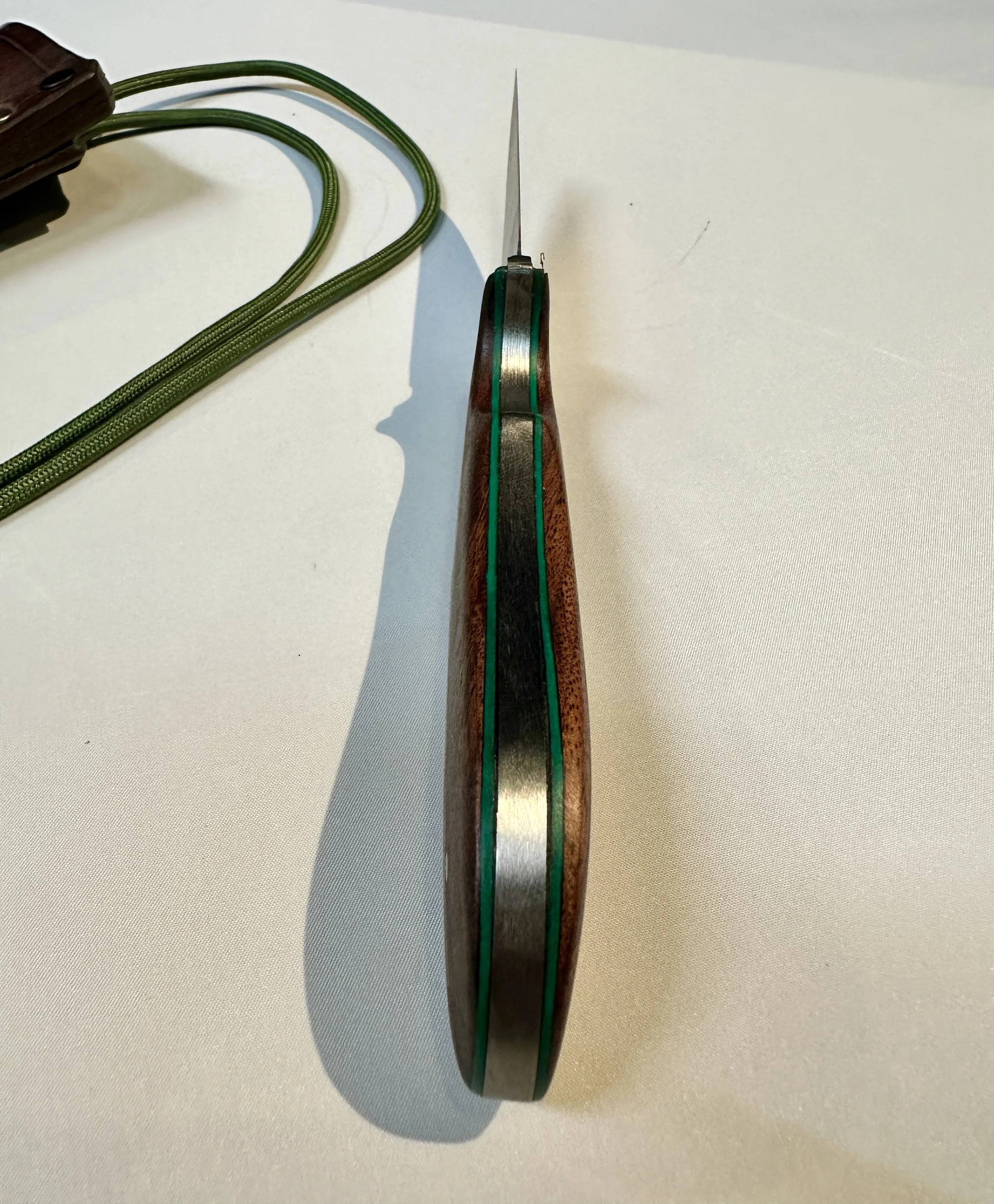 Nitro-V Wharncliffe with IPE/OAK Burl scales & Green liners