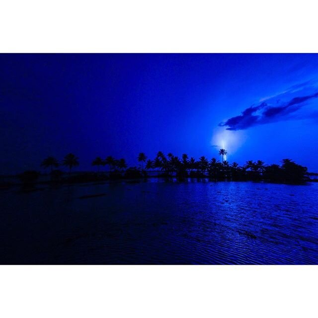 Lighting at Alleppey.
.
.
.
.
.
#alleppey #alleppeybackwaters #kerala #india #lighting #landscapephotography #lensculture #naturephotography #backwaters #sunrise #indiaphotosociety #indiapics #indiaclicks #travelphotography #travel #raining