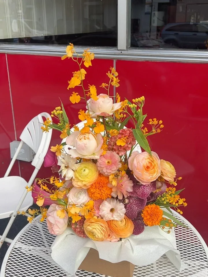 one more autumn arrangement before we really get into winter!🍂🧣🧡