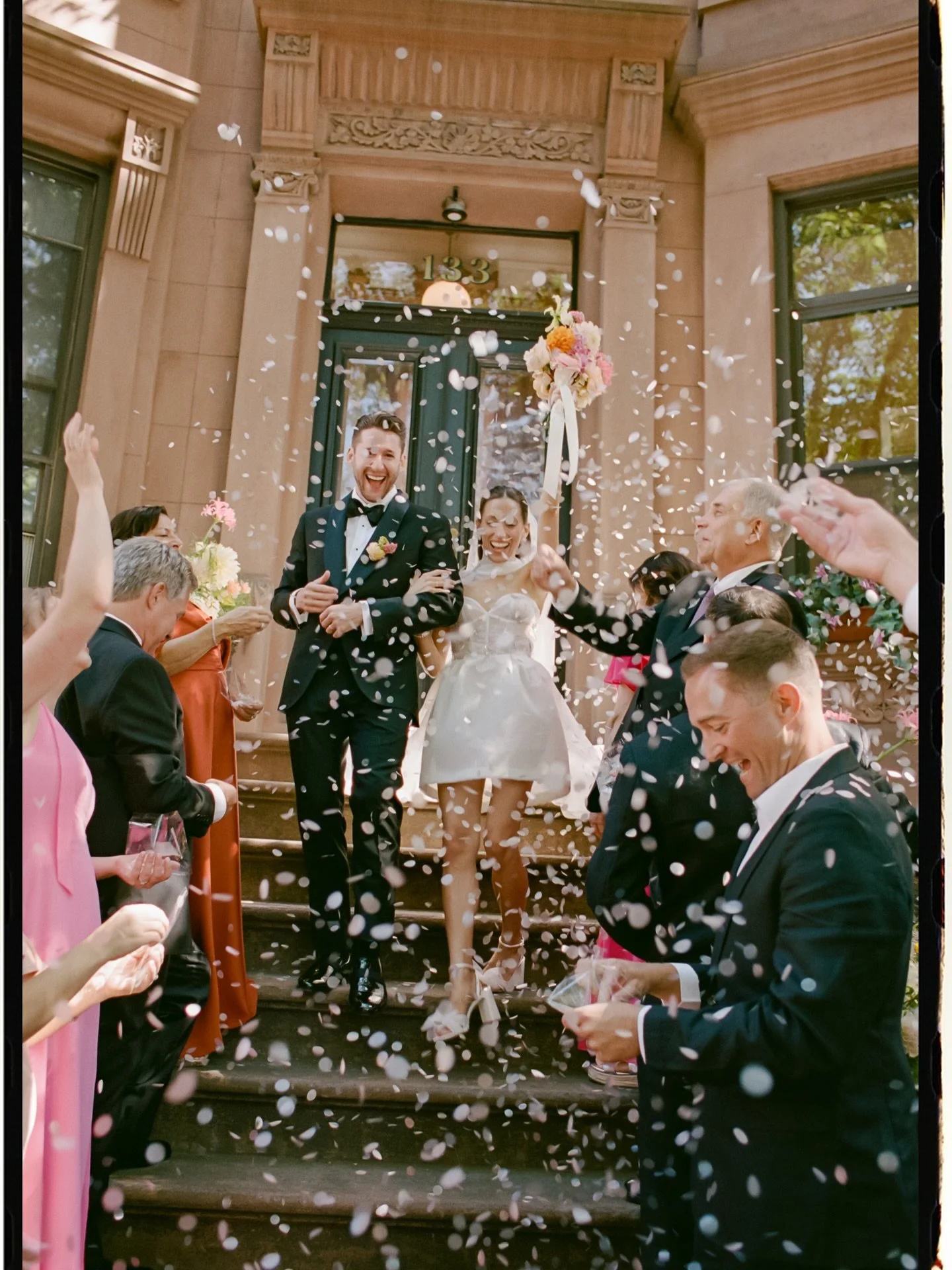 💌🌷c + p 🚕🎉
this cozy september day was so new york!!🗽
thank you @x____tina and @paul_chew for being the kindest ever, and for putting together the coolest team💗

Photographer: @parkers.pictures
Second Shooter: @natashajahangirweddings
Assistant