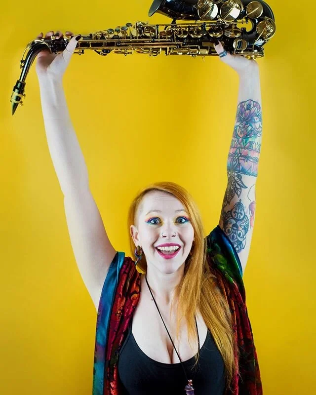 Friday feels. 
#fridayfeels #fridayfeeling #saxophone #sax #saxylady #manchestermusician #musiciansofinstagram #musicianlife 📸 @jodiphotography TA BAB ❤️