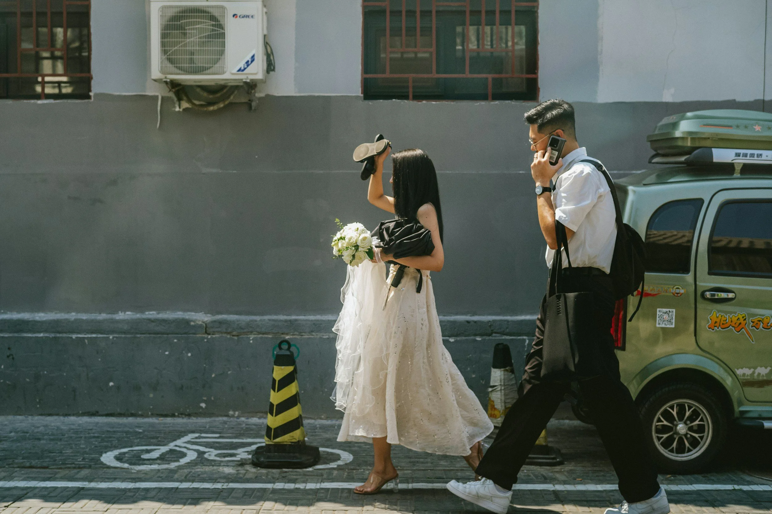 Wedding Day Emergency Kit Checklist: What to Pack