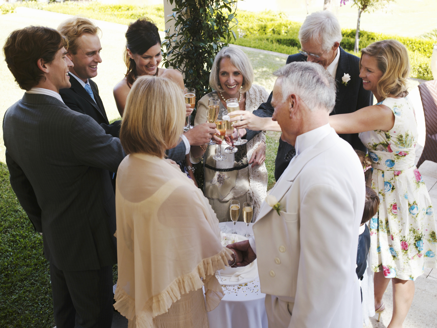 How to Make a Wedding Guest List: A Step-by-Step Guide