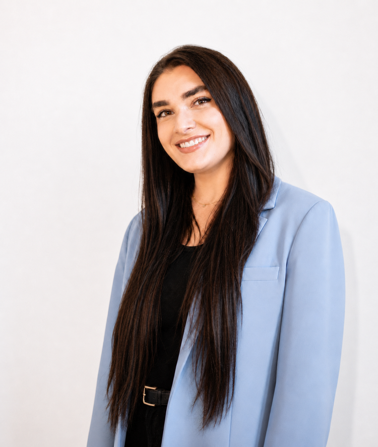 Lizzie LaBelle, brand strategy, UX, and growth consultant