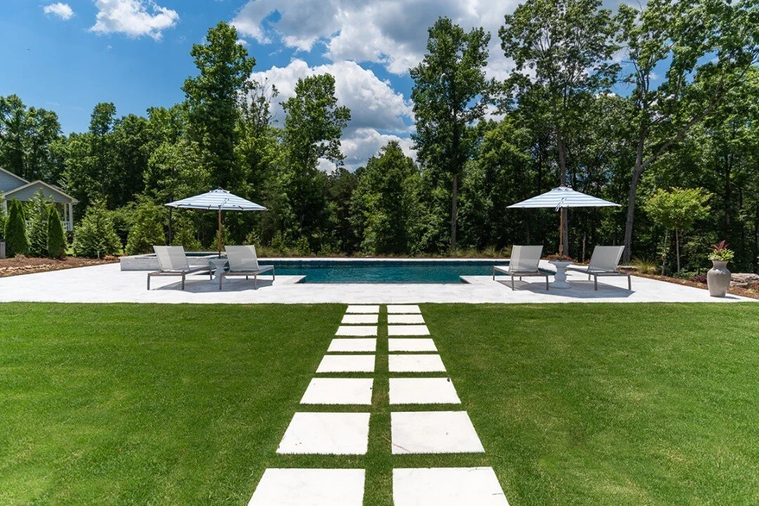 One of the most aesthetically pleasing walkways we've made! With the woods in the background, it really feels like you stumbled upon a hidden pond!

So peaceful!
