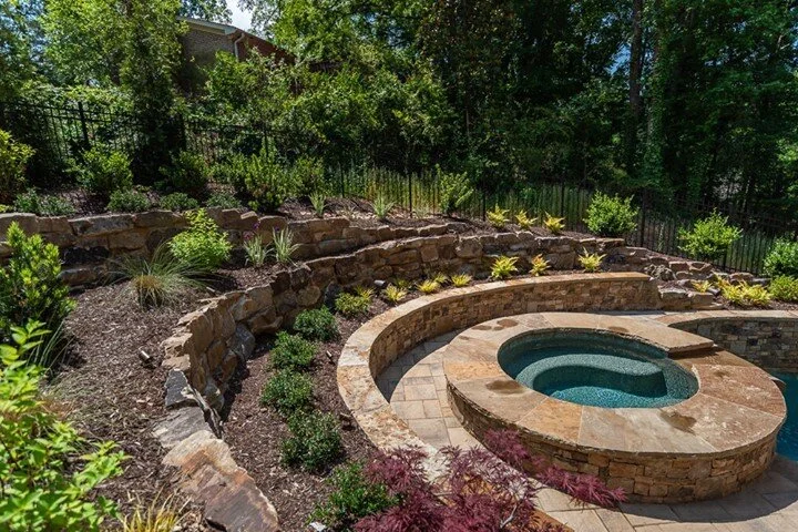 Can't forget the #landscaping ! 🌷 🌿 🌳