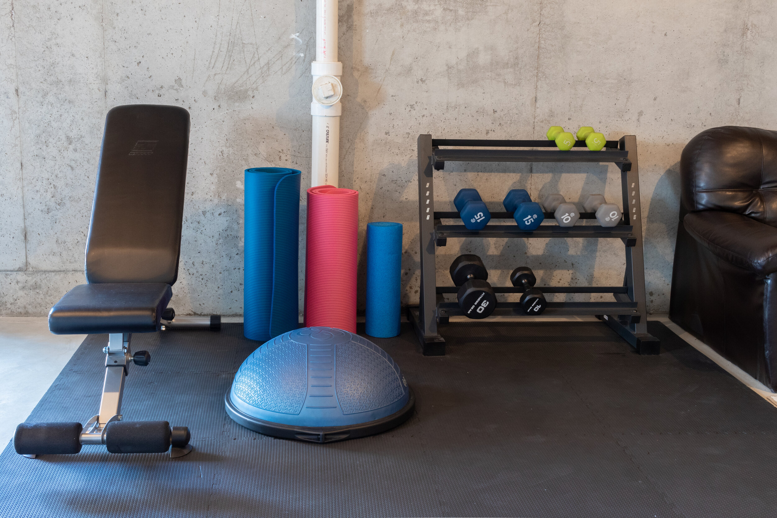 how to build a minimal gym in the basement