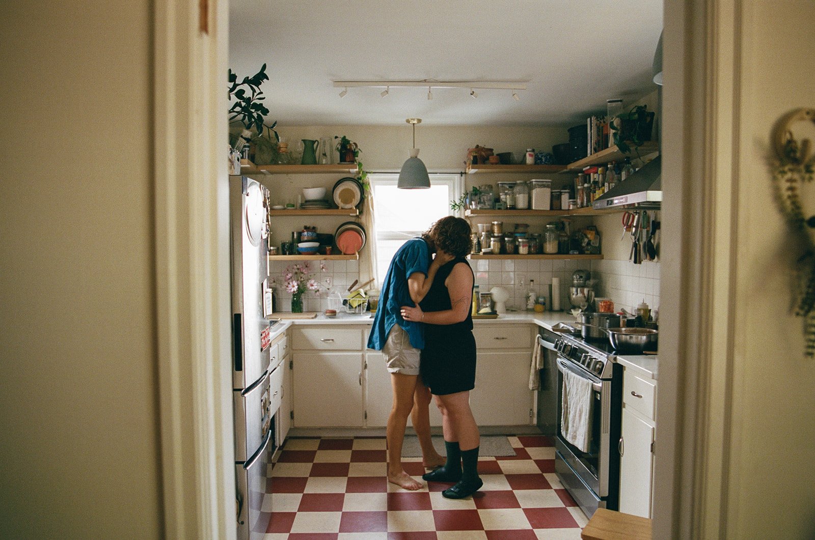 a backyard engagement session