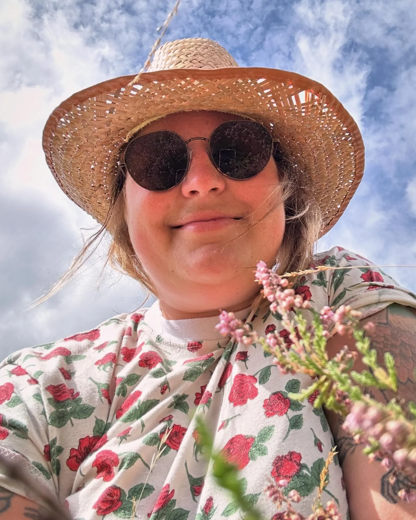 Want to learn how to press flowers?? You&rsquo;re going to leave with your own press (handmade by me) full of beautiful things! While you&rsquo;re here, we are going to try a list of plant based mocktails and a bread and butter bar (compound butters 