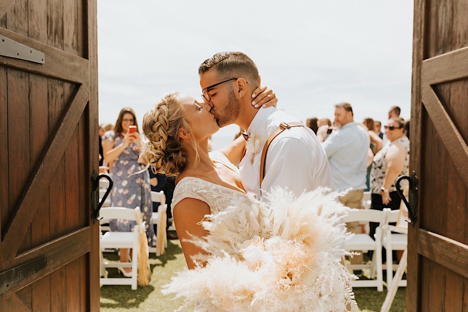 The oceanview of Nahant wedding