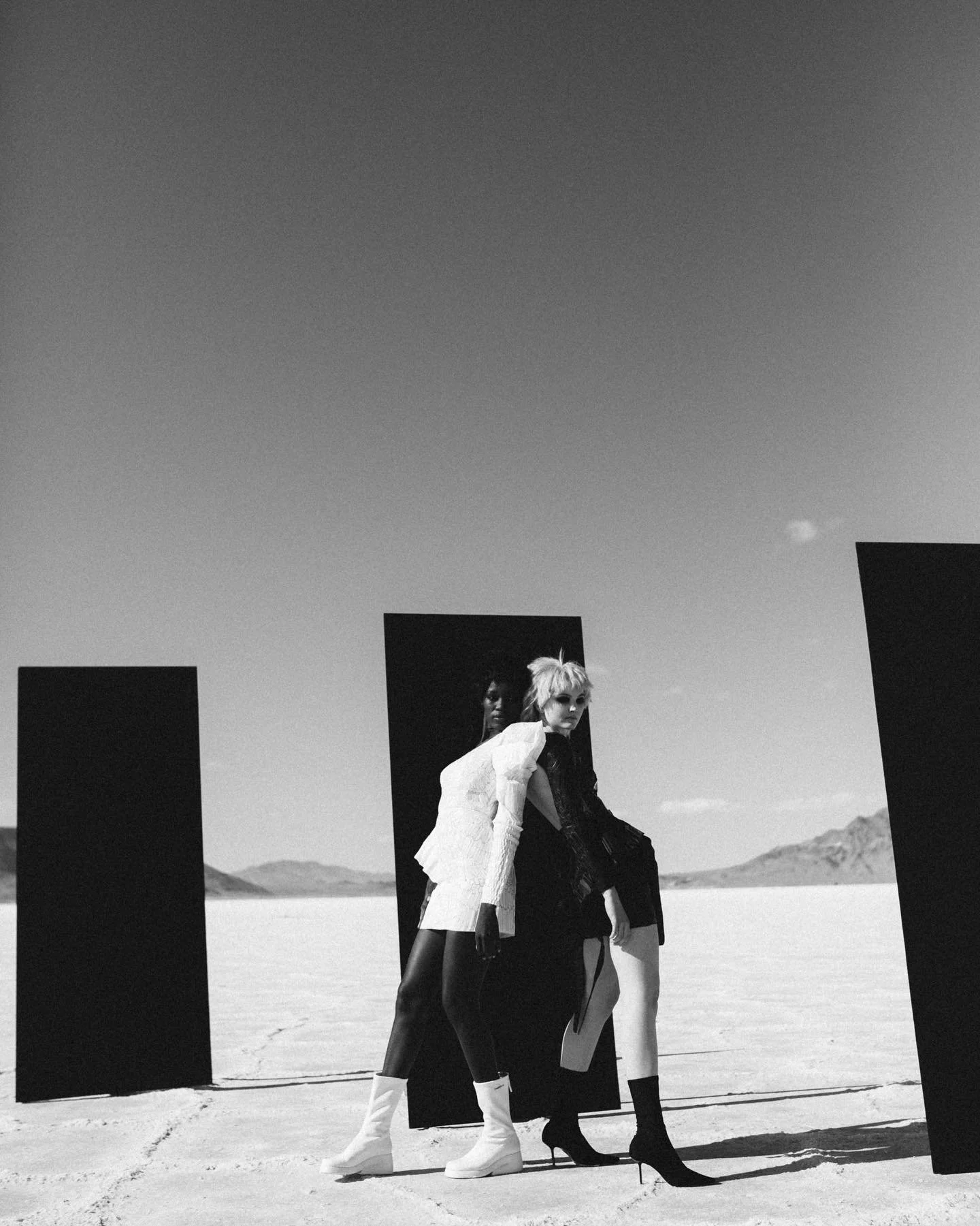 Daydreaming might not be that bad after all🤍🖤