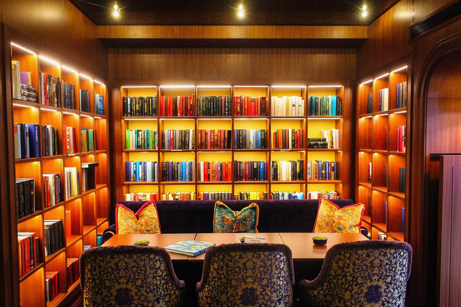 Cook &amp; Tras Social Library // Chinatown