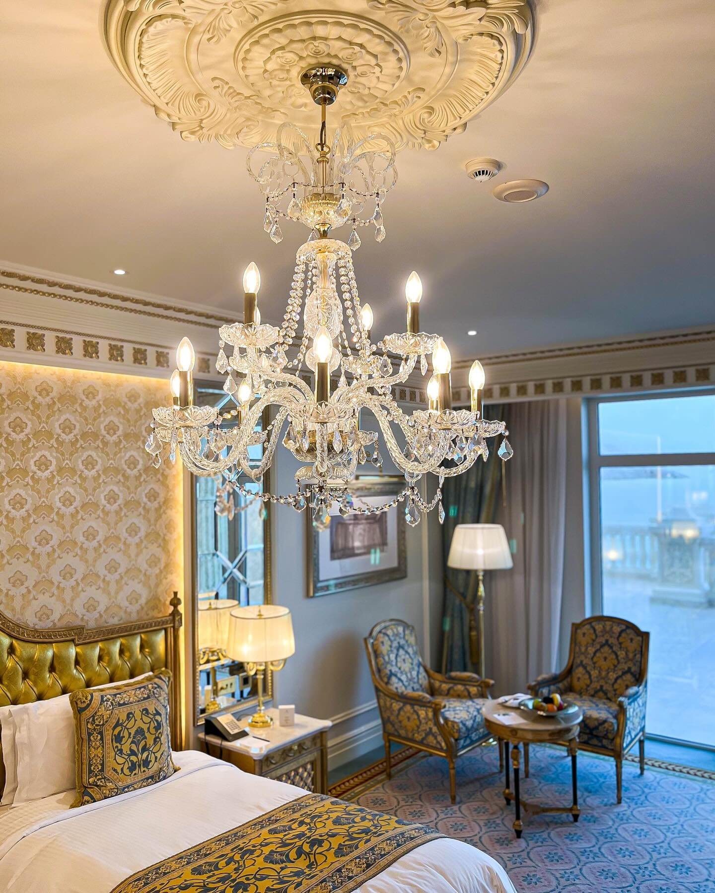 | one word: opulent. ✨ Yet to have a stay that rivals the @RafflesPalmDubai. 

#TheLuxeHotelier #RafflesThePalmDubai #RafflesHotels #Dubai