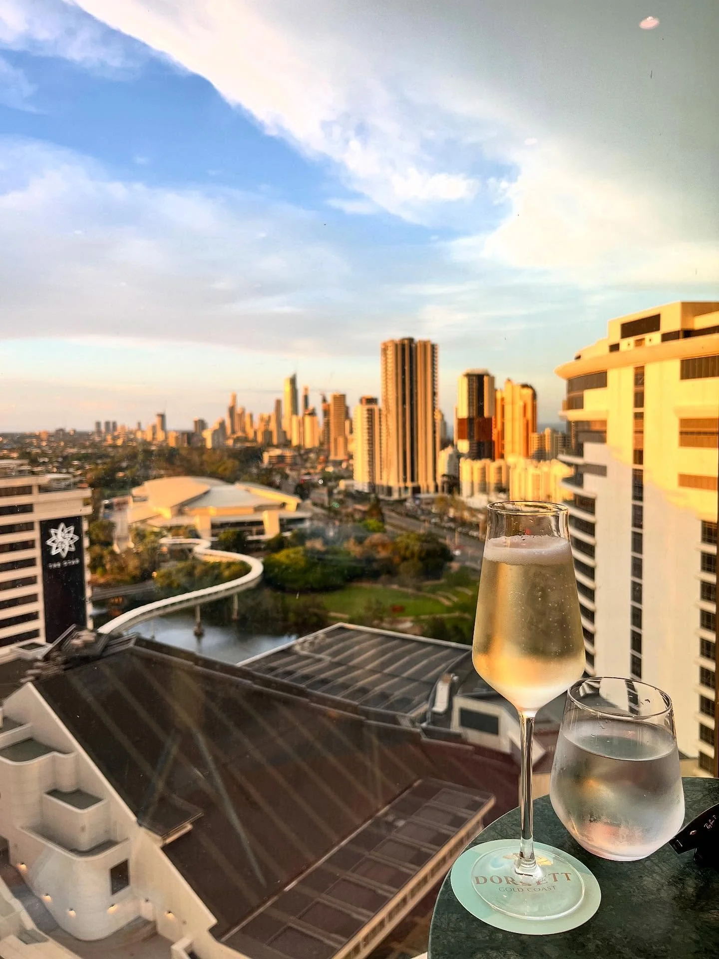| starting the day with a mimosa and ending it with a sparkling wine, all with this incredible view of the Gold Coast - @DorsettGoldCoast&rsquo;s 19th-floor executive lounge is the place to be, morning to evening. ✨

#OneBiteAtATime #DorsettGoldCoast