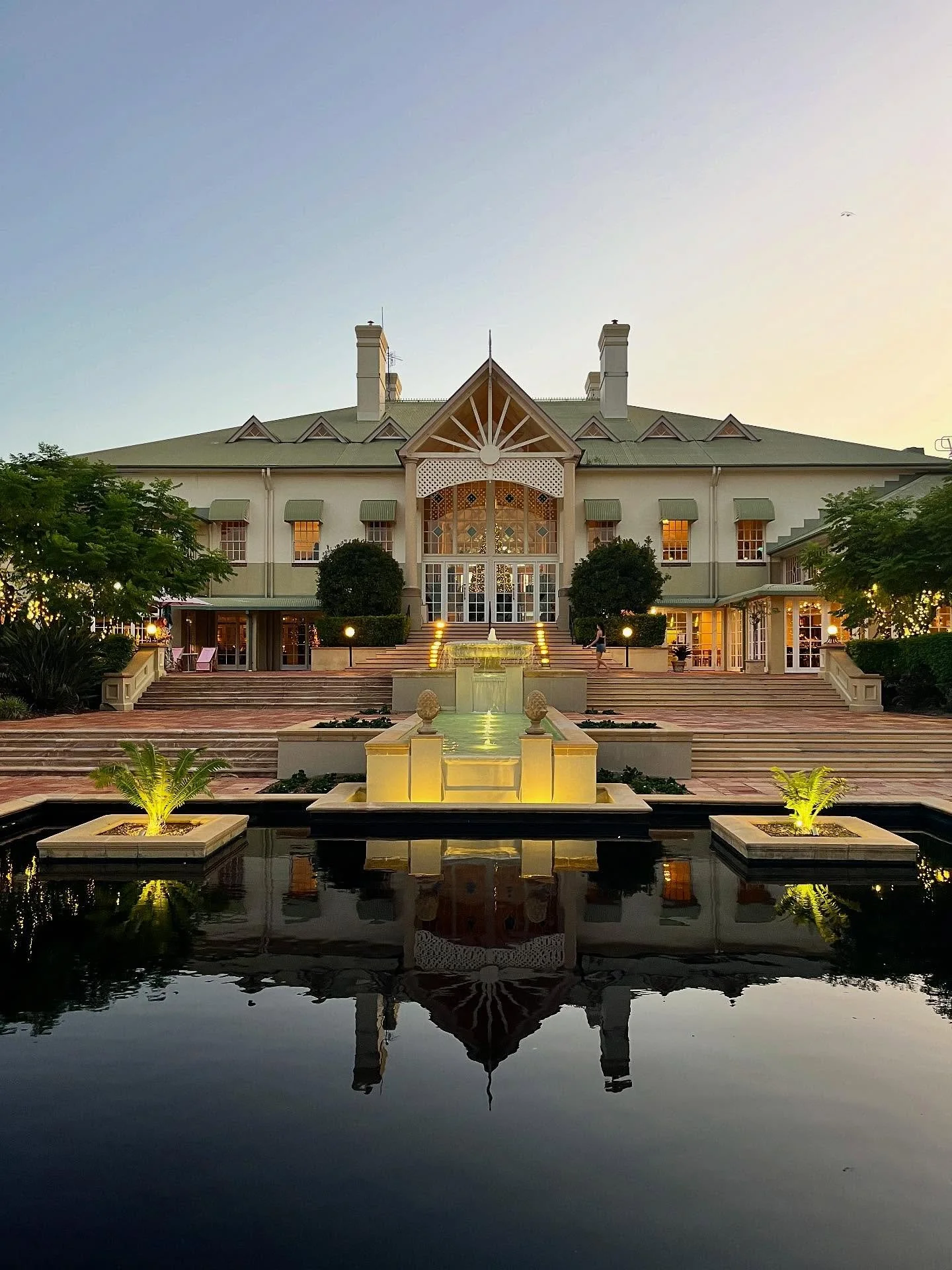 | exploring the gorgeous sprawling grounds of @InterContinentalSanctuaryCove - wait till you see my suite ✨

#TheLuxeHotelier #InterContinentalSanctuaryCove #InterContientalLife