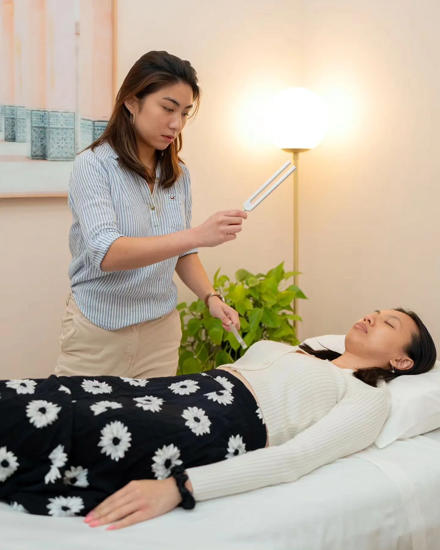 🚨 CHANGE THE FREQUENCY OF YOUR MENTAL AND PHYSICAL STRESS⚡⚡⚡

Sound Healing with Biofield Tuning✨️

Biofield Tuning is a sound therapy method that provides targeted nervous system relaxation and can alleviate a wide range of mental and physical stre