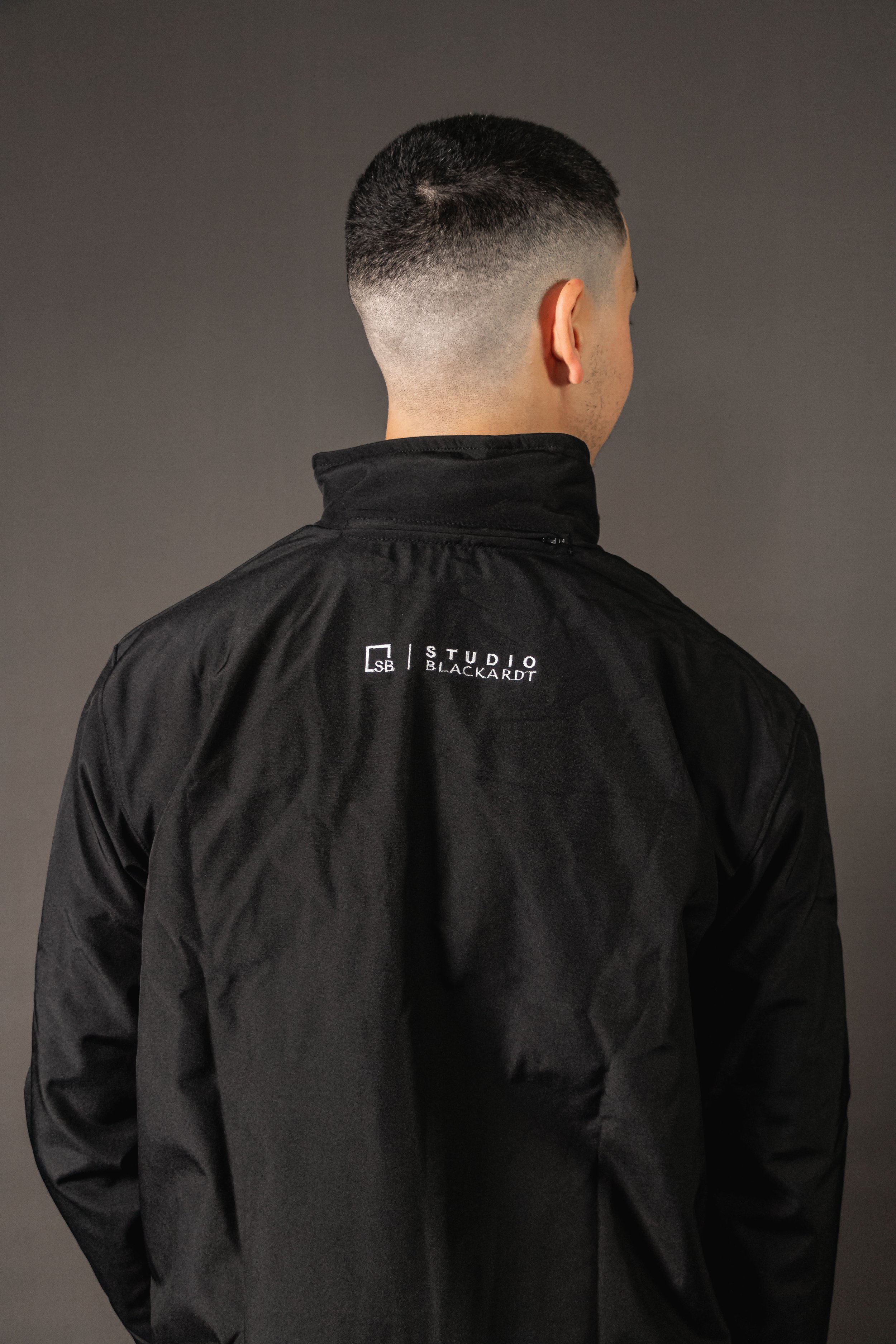 StudioBlackardt-UtilityJacket-Studio-web-10.jpg